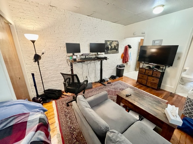 Studio bed, 1 bath apartment for rent at 23 Sheafe St Unit 2R, North End — photo 3 of 6