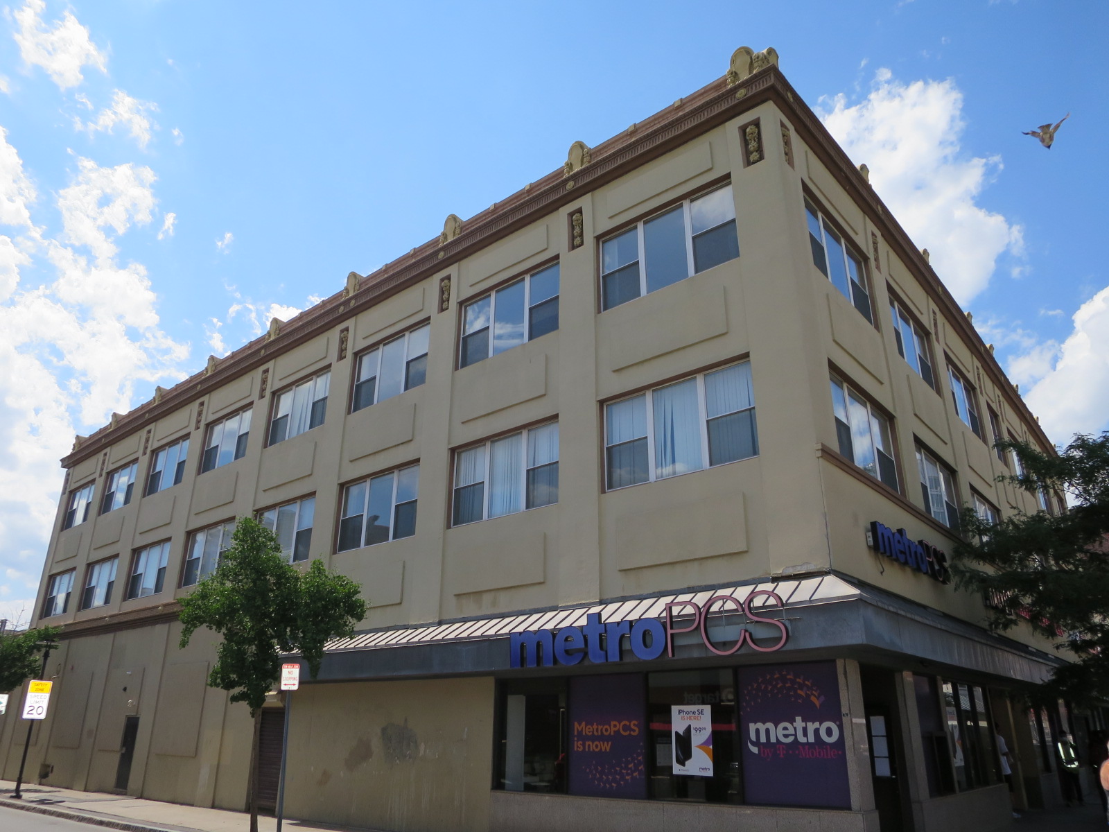 Studio bed, 1 bath apartment for rent at 15 Pearl St Unit 29, Central Square