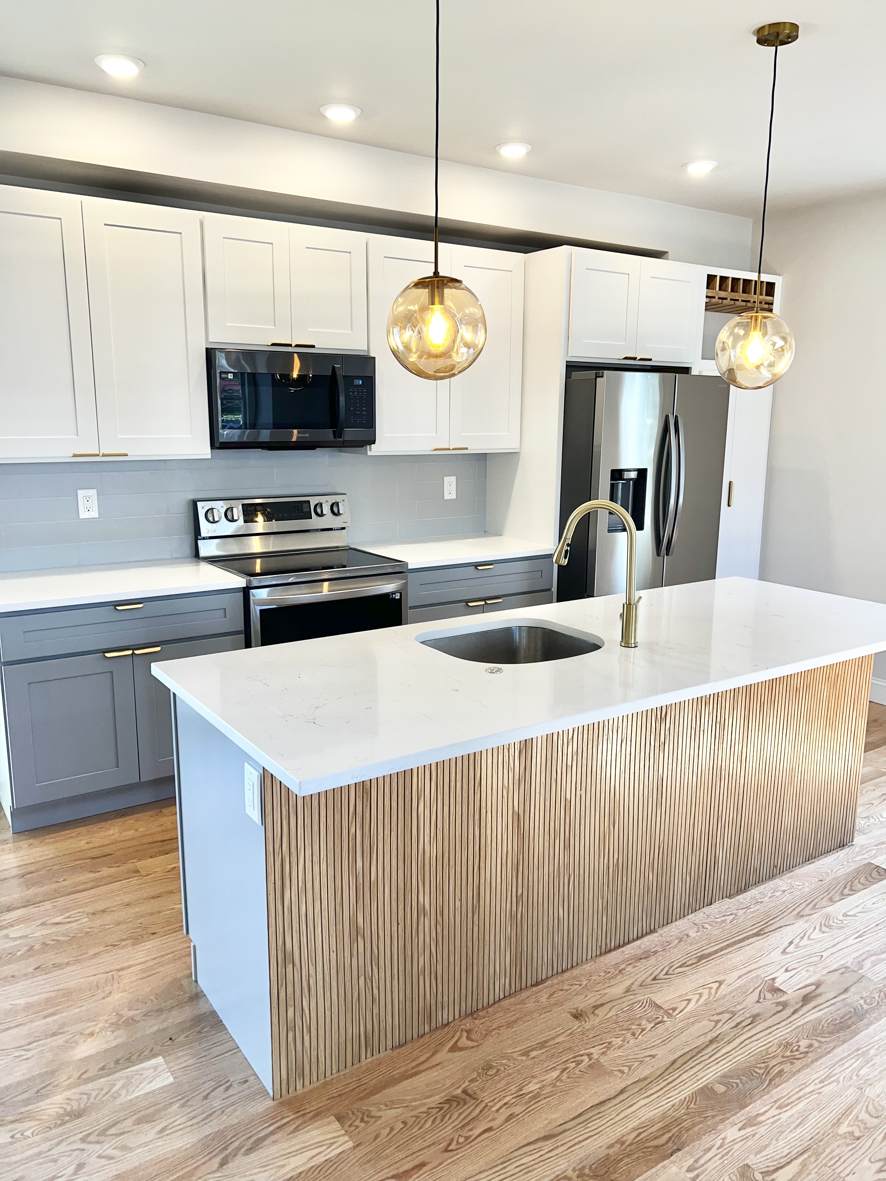 4 bed, 3 bath apartment for rent at 31 Paris St Unit 1, Glenwood — photo 2 of 10