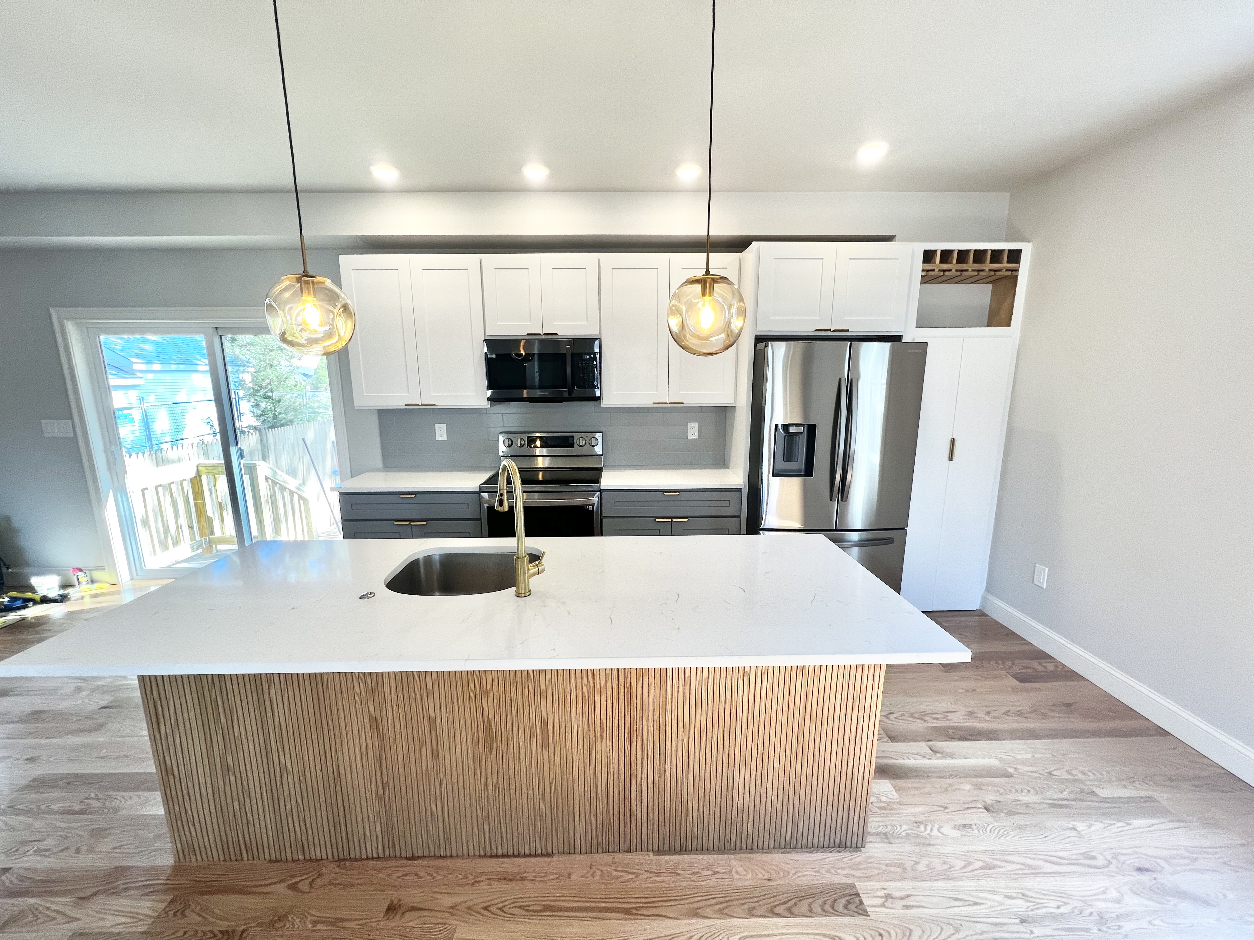 4 bed, 3 bath apartment for rent at 31 Paris St Unit 1, Glenwood — photo 3 of 10