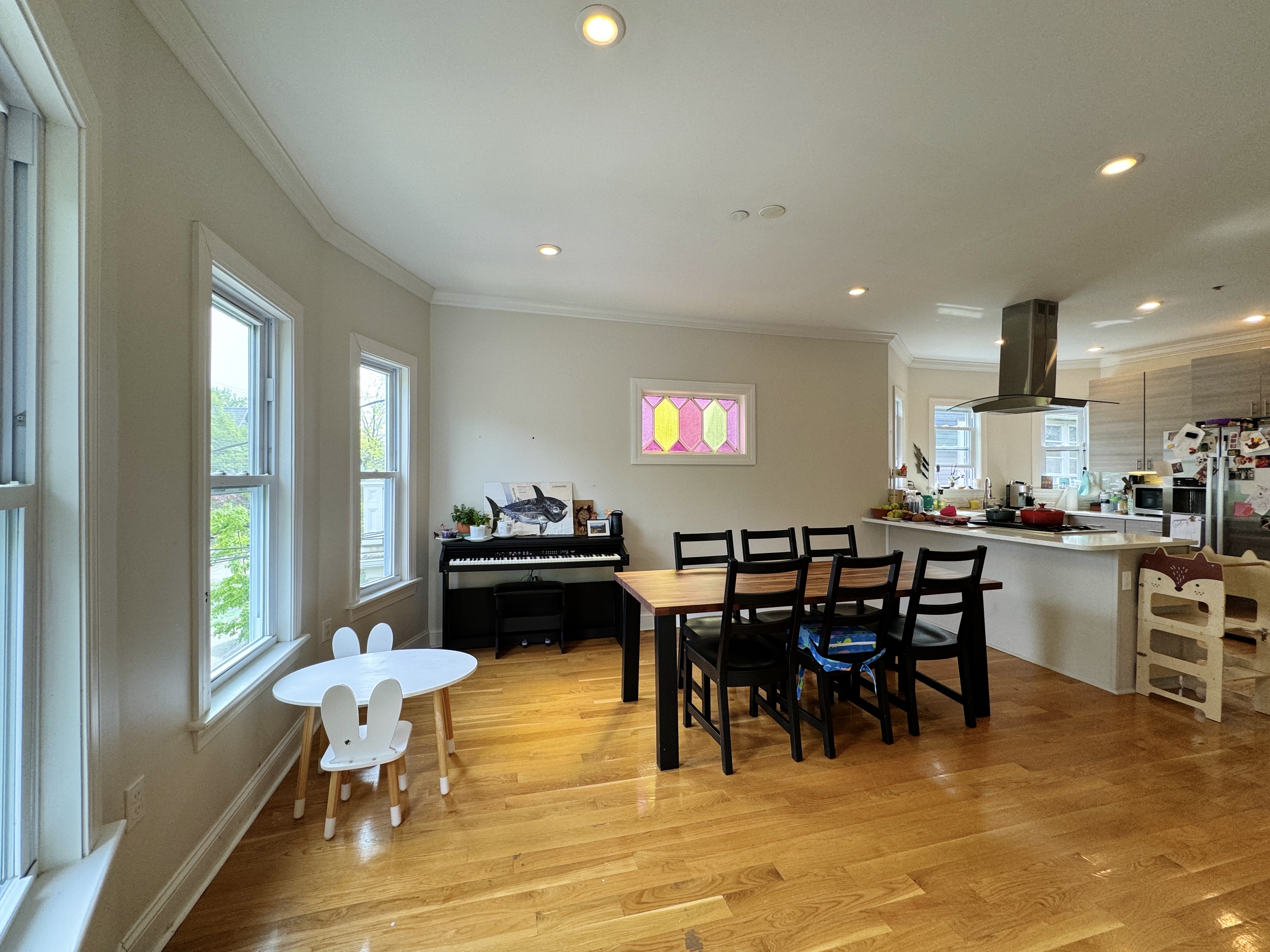 3 bed, 2 bath apartment for rent at 200 Willow Ave Unit 2, Powder House Square — photo 7 of 17