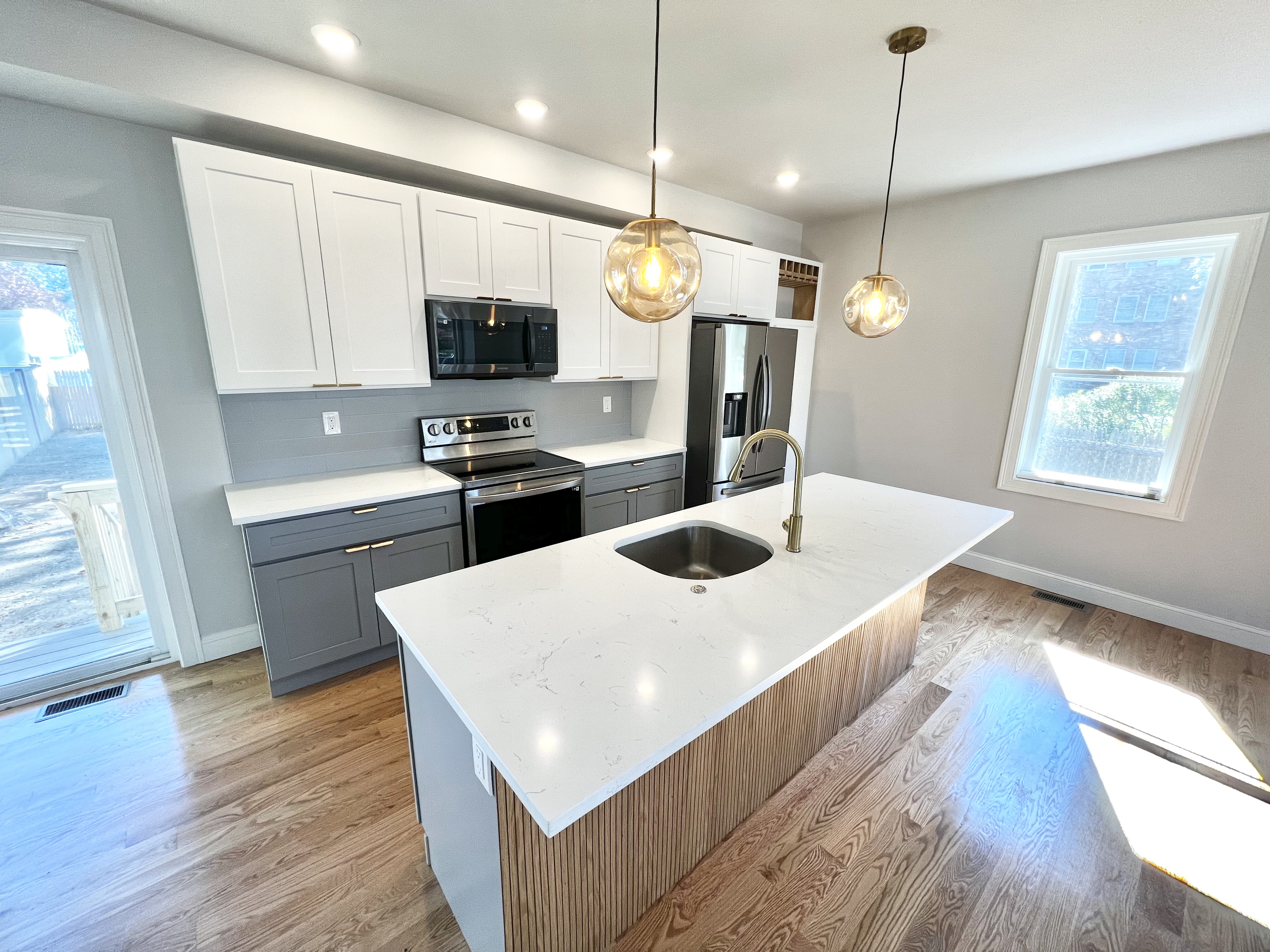 4 bed, 3 bath apartment for rent at 31 Paris St Unit 1, Glenwood — photo 1 of 10