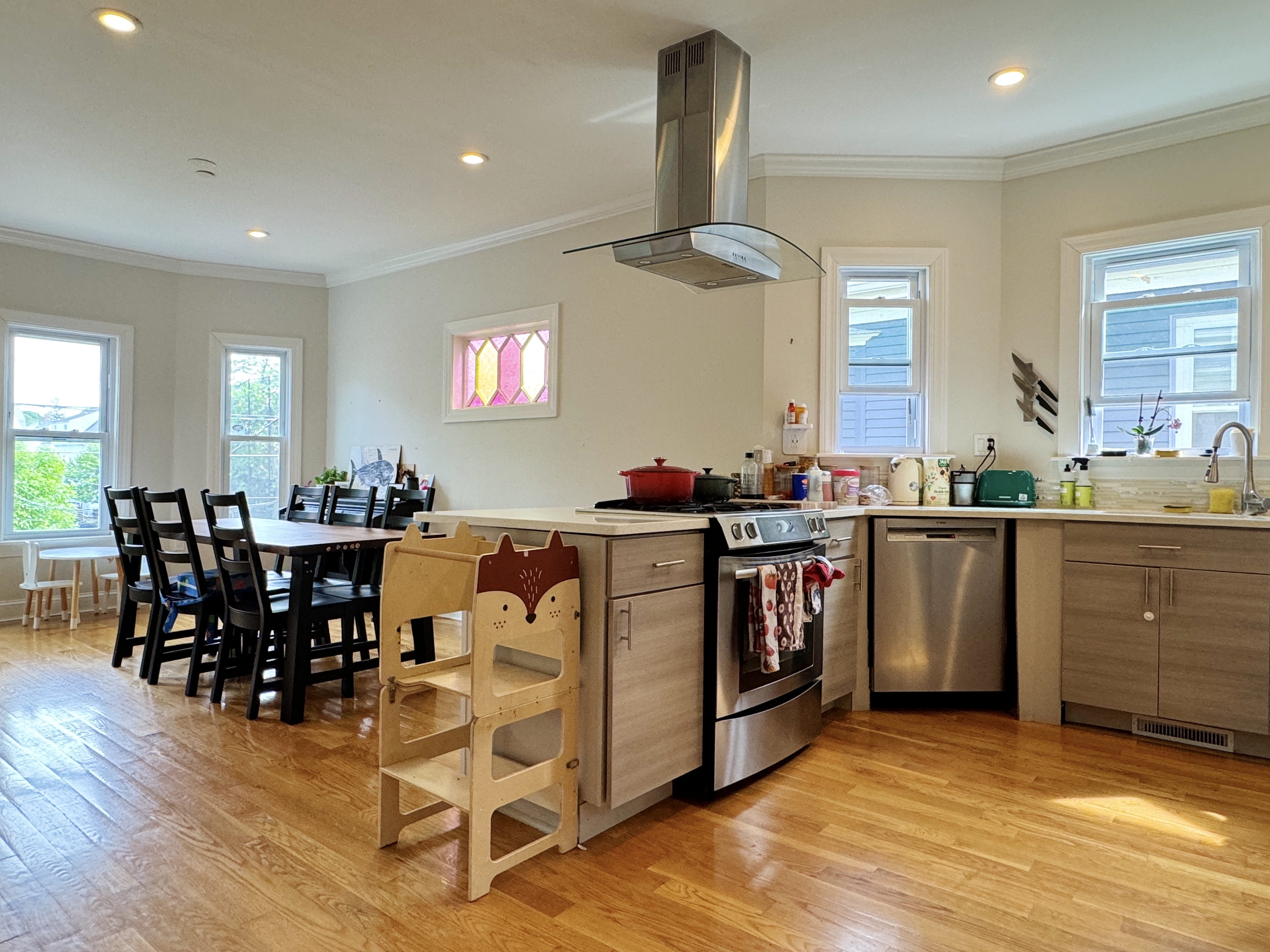 3 bed, 2 bath apartment for rent at 200 Willow Ave Unit 2, Powder House Square — photo 1 of 17