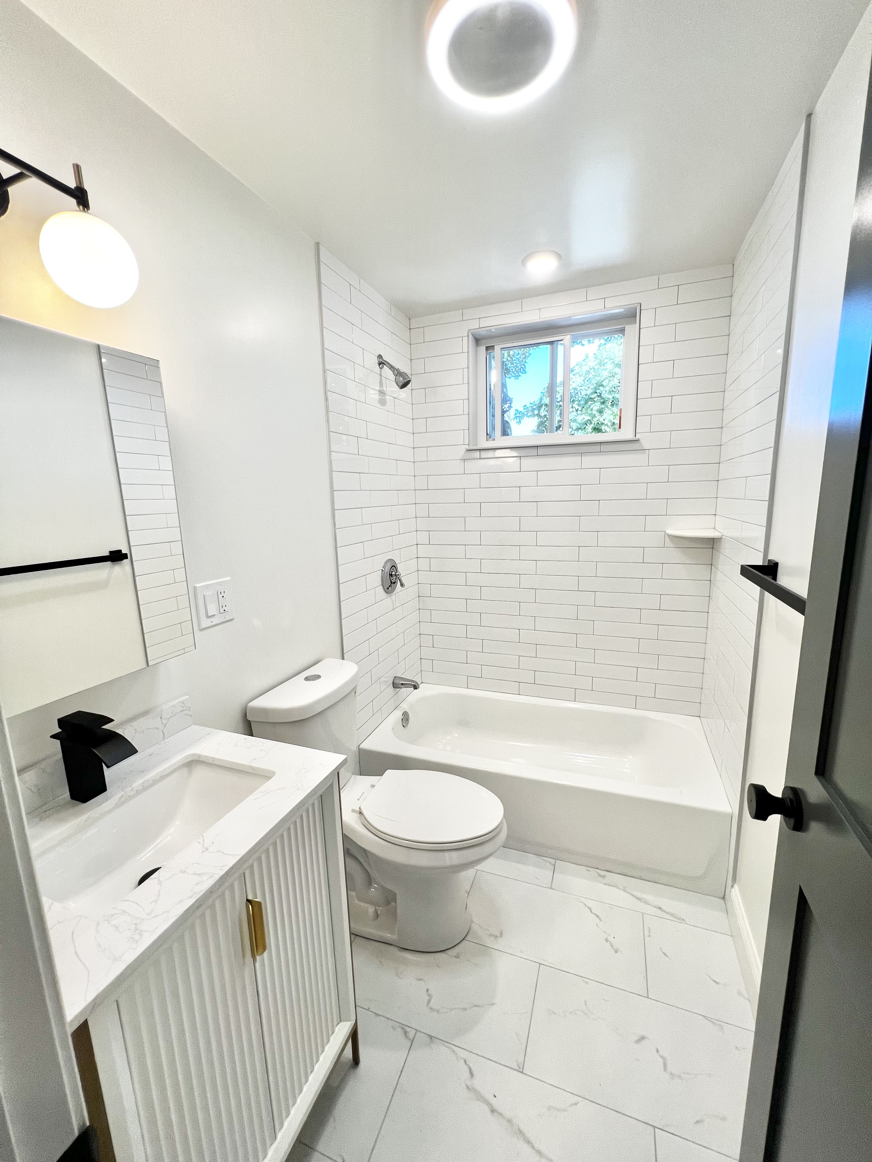4 bed, 3 bath apartment for rent at 31 Paris St Unit 1, Glenwood — photo 5 of 10