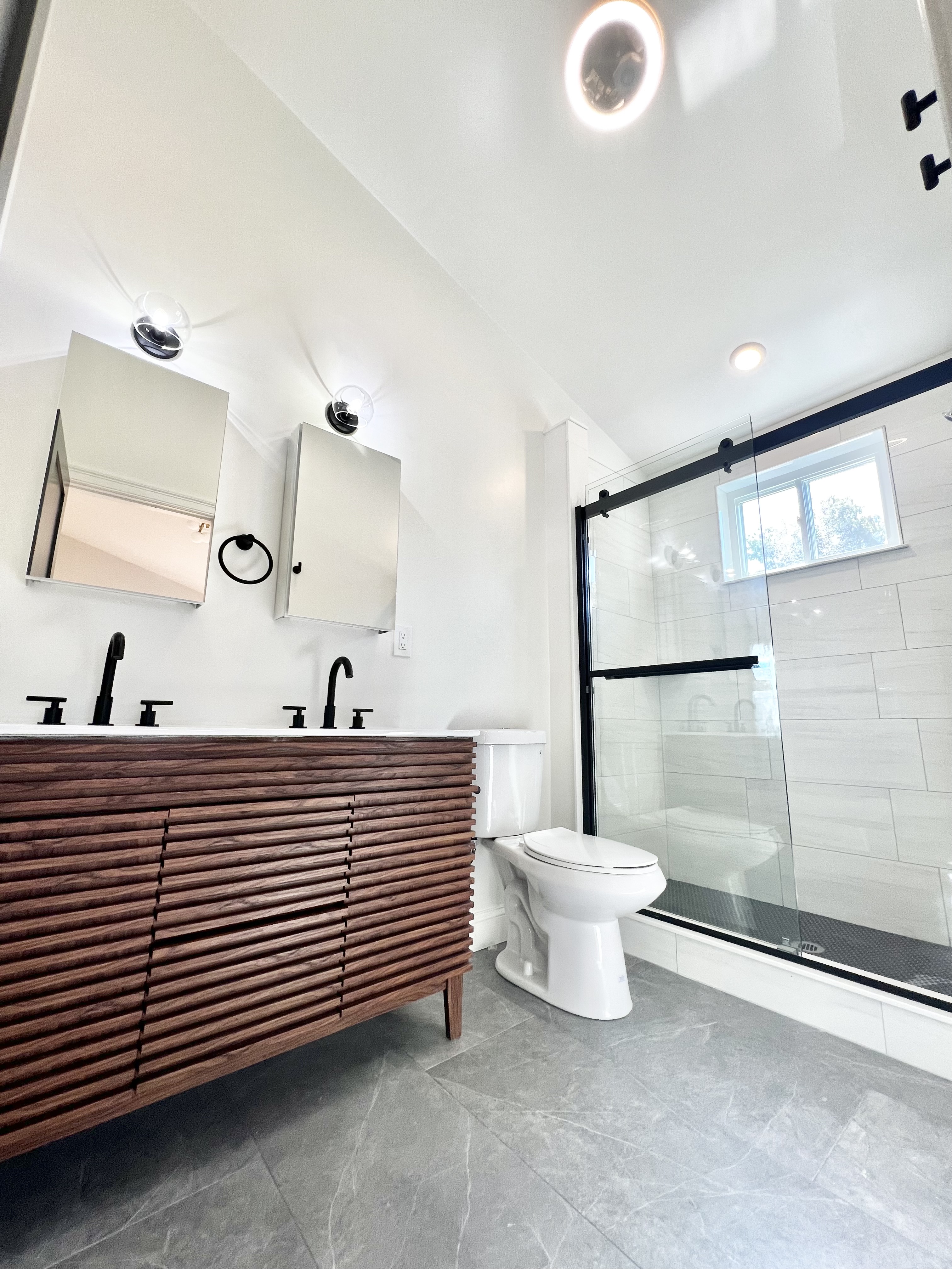 4 bed, 3 bath apartment for rent at 31 Paris St Unit 1, Glenwood — photo 6 of 10