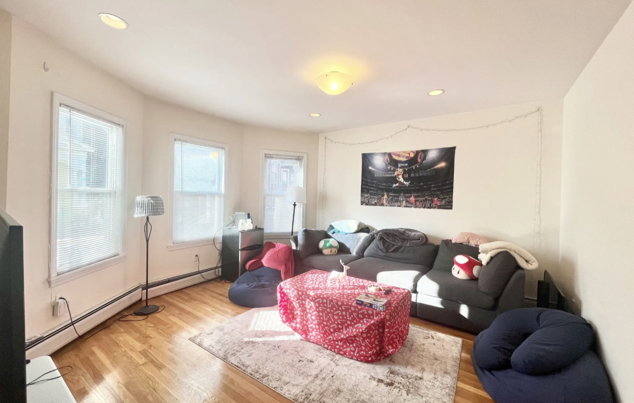 143 Hillside St, Mission Hill