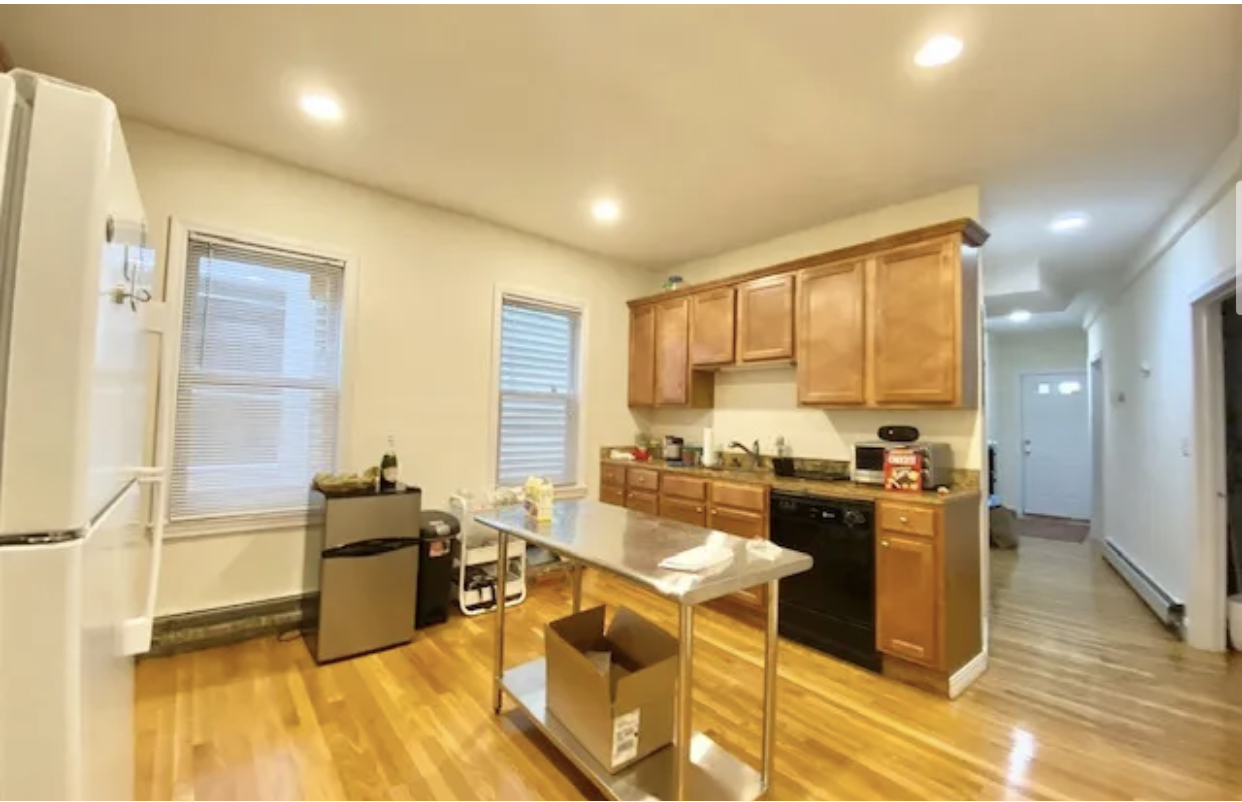 143 Hillside St, Mission Hill