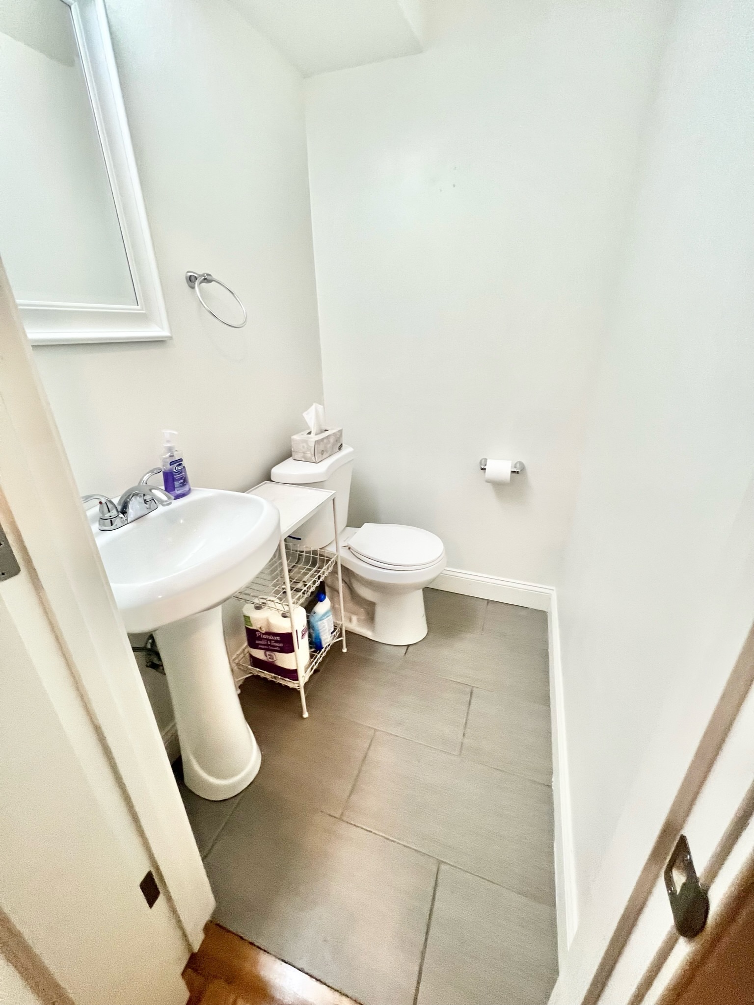 3 bed, 1.5 bath apartment for rent at 9 Greenville St Unit 2, Prospect Hill — photo 3 of 28