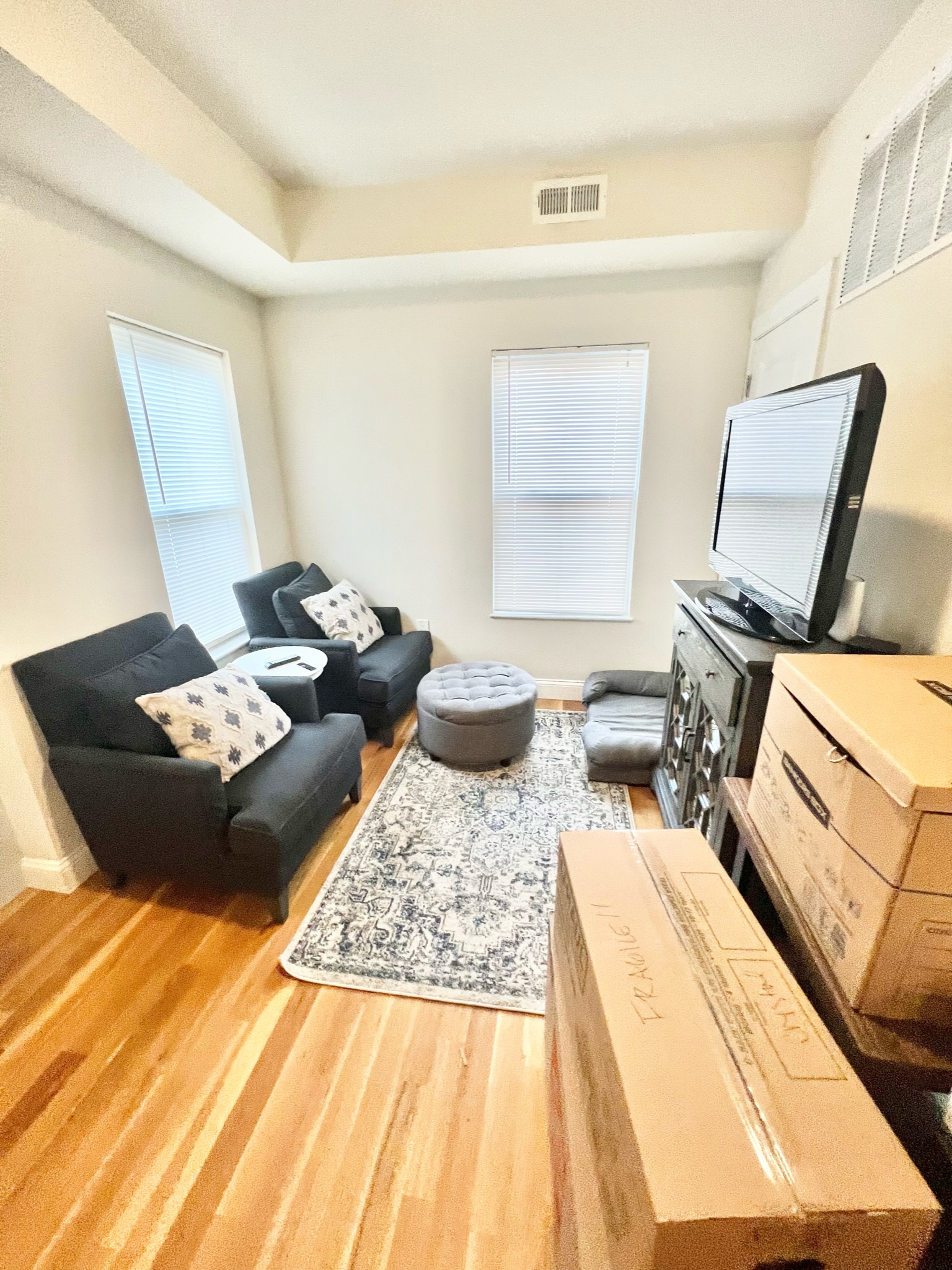 3 bed, 1.5 bath apartment for rent at 9 Greenville St Unit 2, Prospect Hill — photo 5 of 28