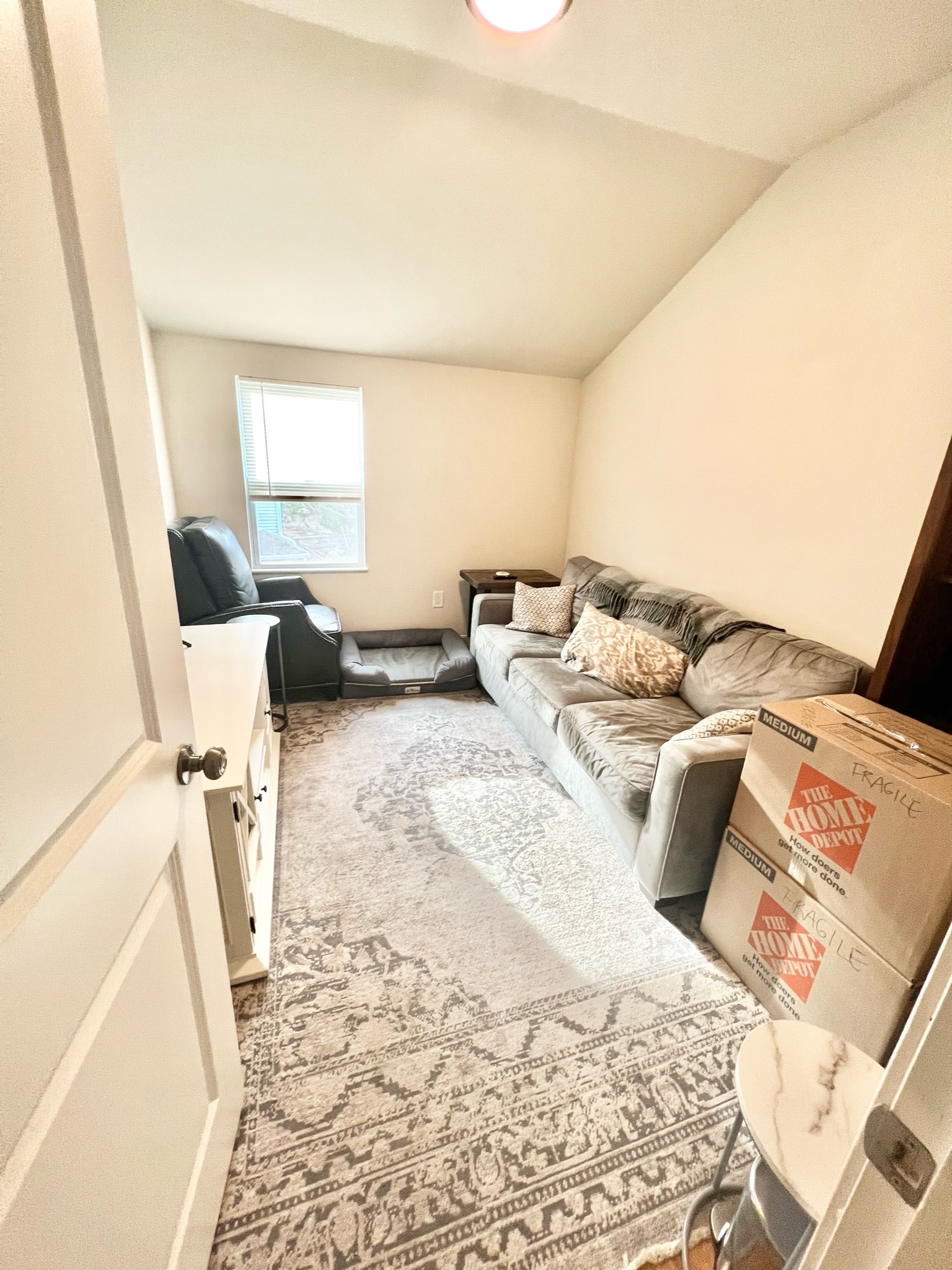 3 bed, 1.5 bath apartment for rent at 9 Greenville St Unit 2, Prospect Hill — photo 7 of 28