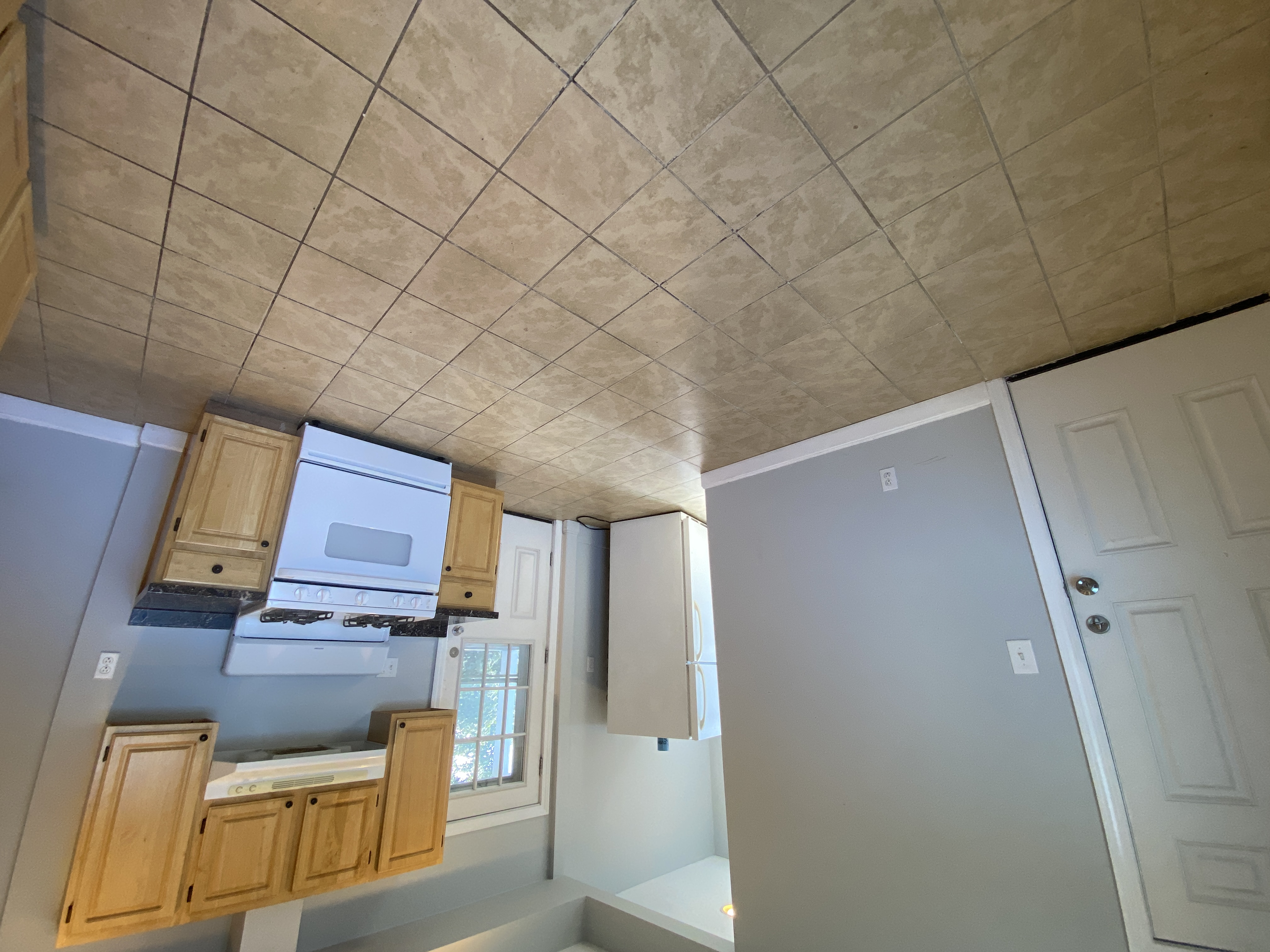 3.5 bed, 1 bath apartment for rent at 308 Belgrade Ave Unit 3, Roslindale — photo 3 of 17
