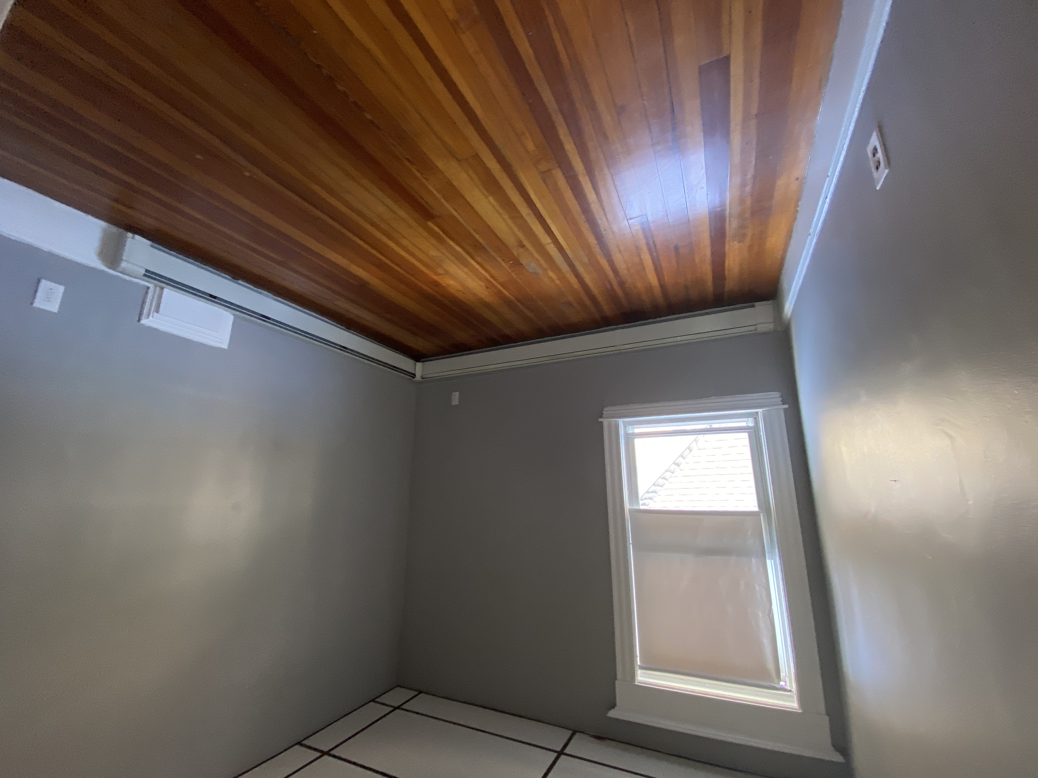 3.5 bed, 1 bath apartment for rent at 308 Belgrade Ave Unit 3, Roslindale — photo 4 of 17