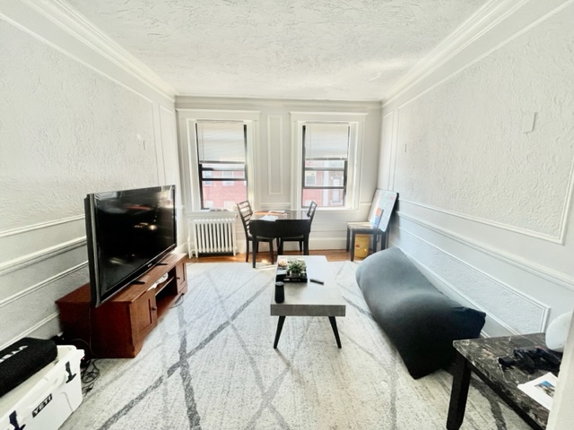 2 bed, 1 bath apartment for rent at 123 Richmond St Unit 3, North End — photo 1 of 14