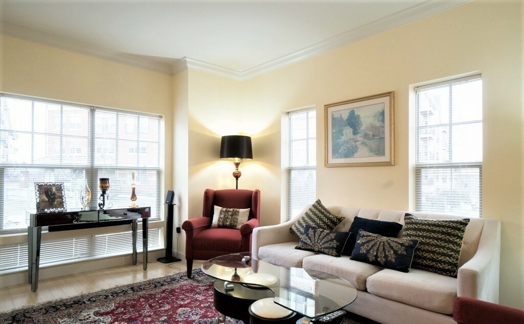 2 bed, 2.5 bath apartment for rent at 2012 Symmes Circle Unit 2012, Arlington — photo 6 of 15