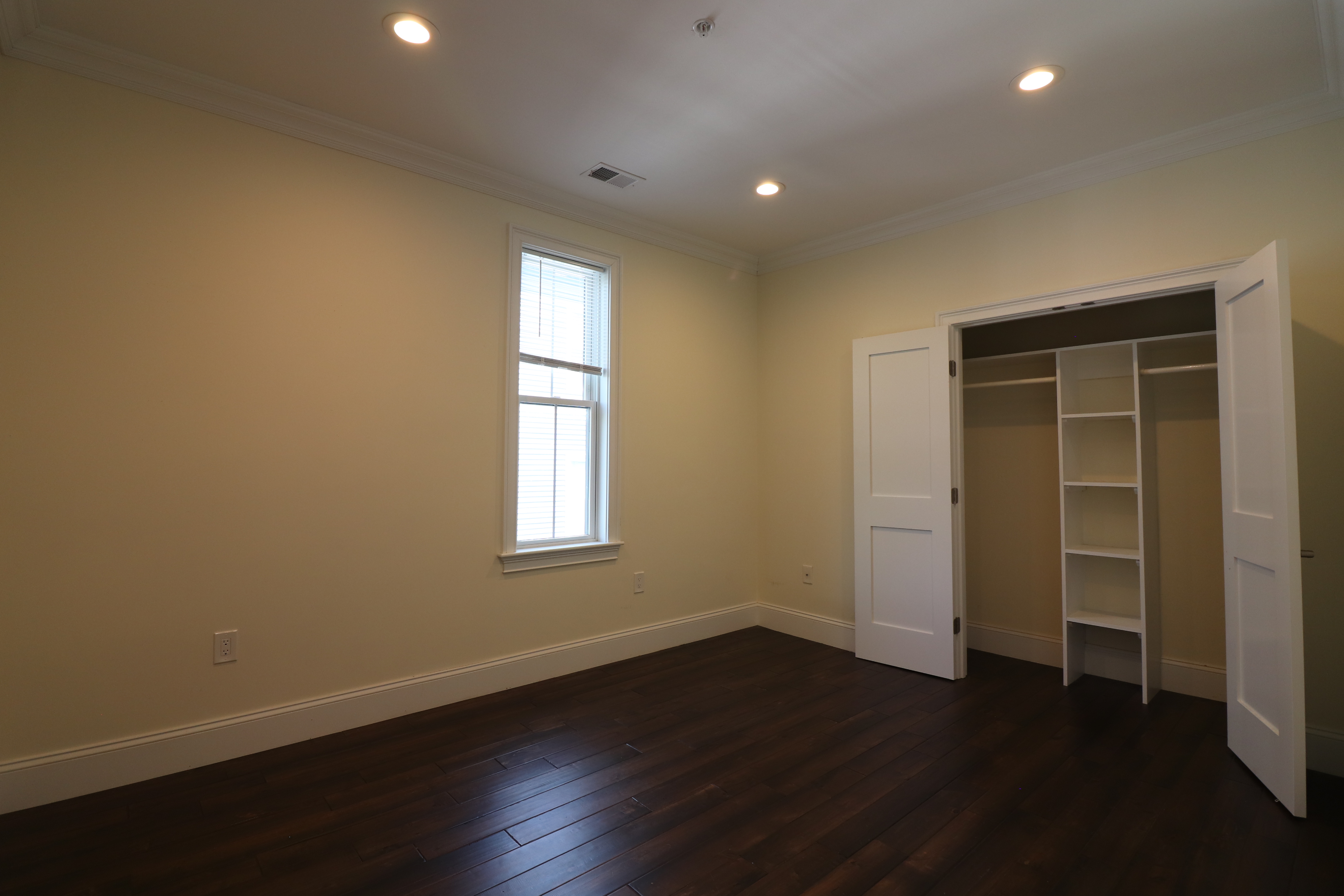 4 bed, 2 bath apartment for rent at 140 Minden St Unit 2A, Jamaica Plain — photo 8 of 21
