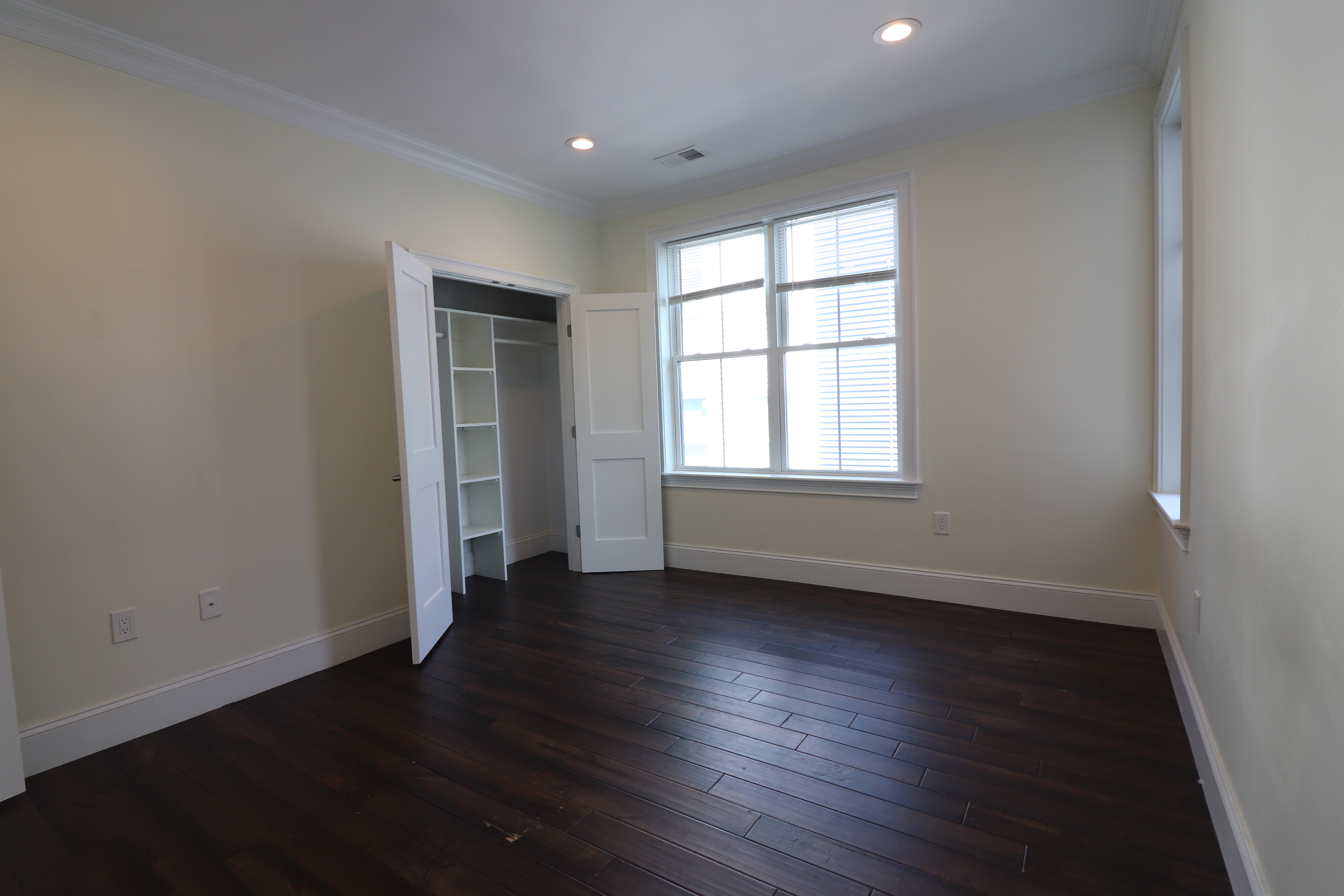 4 bed, 2 bath apartment for rent at 140 Minden St Unit 2A, Jamaica Plain — photo 9 of 21