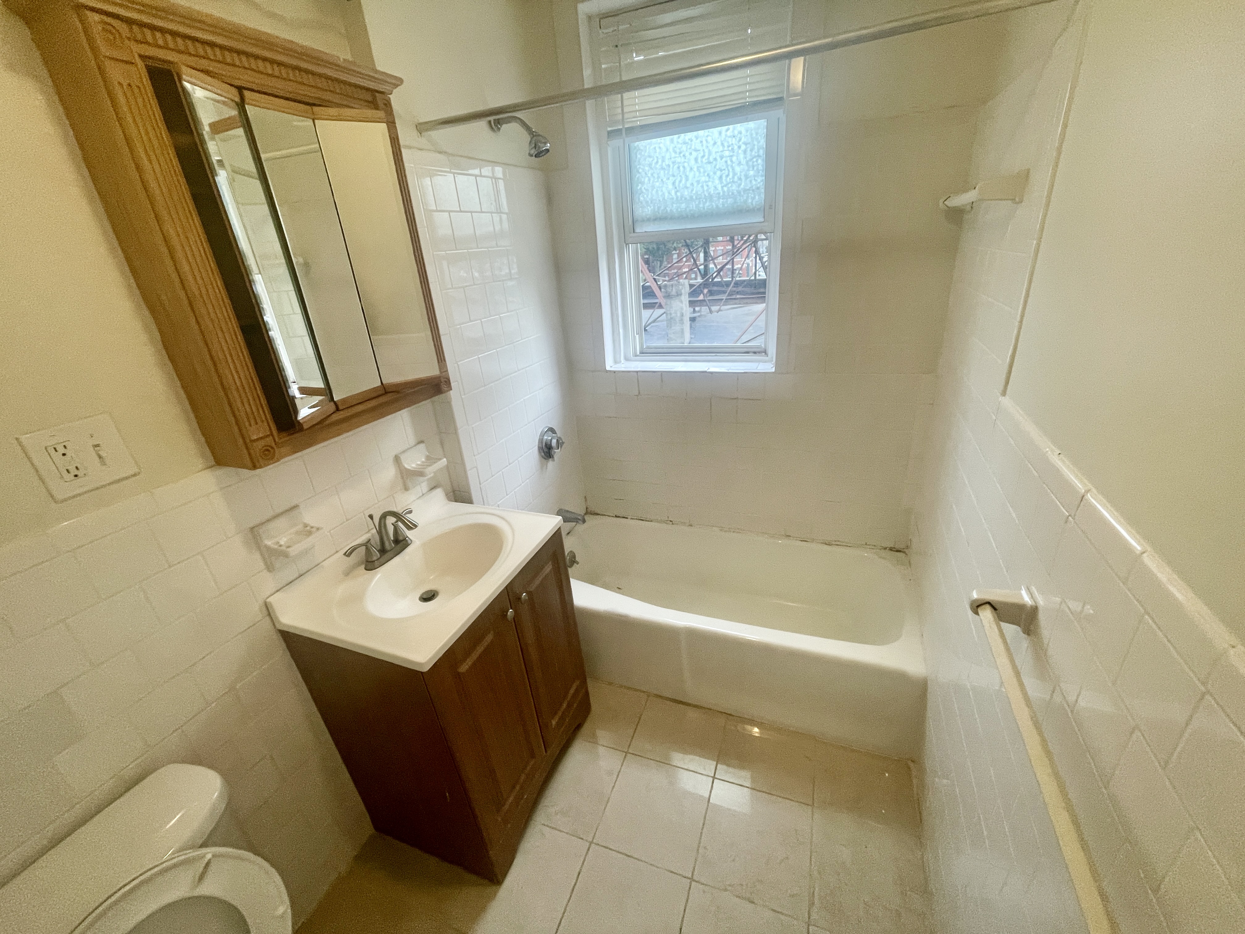 1 bed, 1 bath apartment for rent at 126 Warren St Unit 24A, Brighton — photo 4 of 5