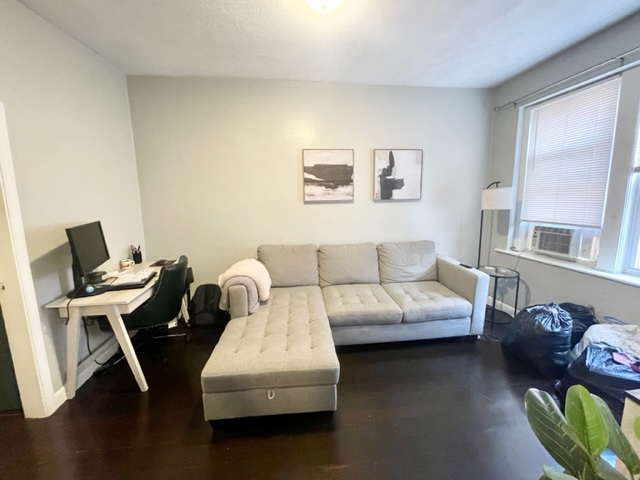 2 bed, 1 bath apartment for rent at 8 Margaret St Unit 4, North End — photo 2 of 15