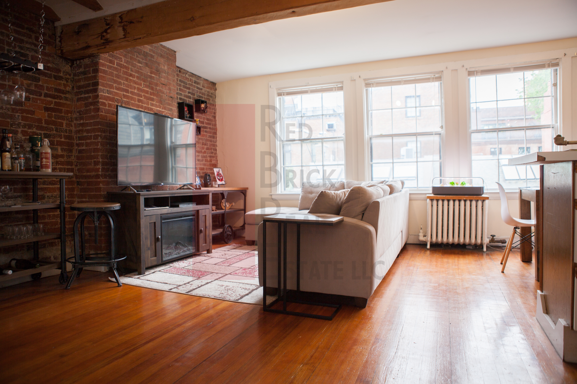1 bed, 1 bath apartment for rent at 11 Pinckney St Unit 4, Beacon Hill — photo 1 of 7