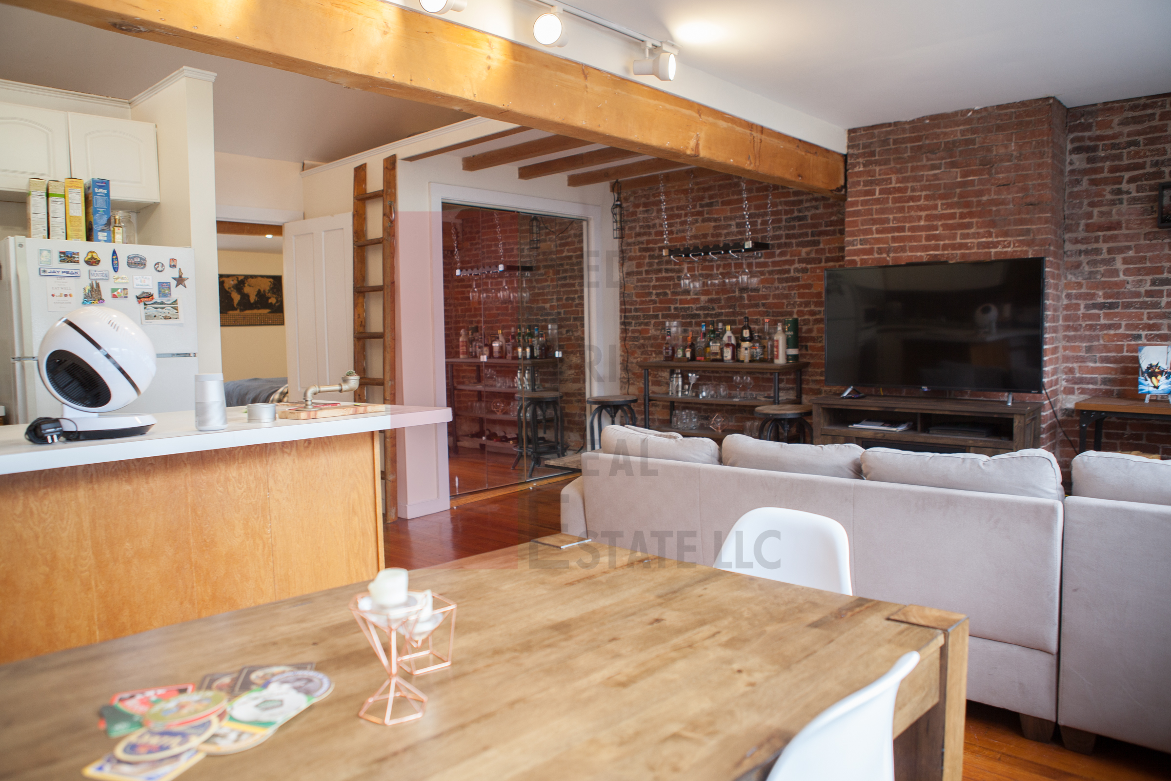 1 bed, 1 bath apartment for rent at 11 Pinckney St Unit 4, Beacon Hill — photo 3 of 7