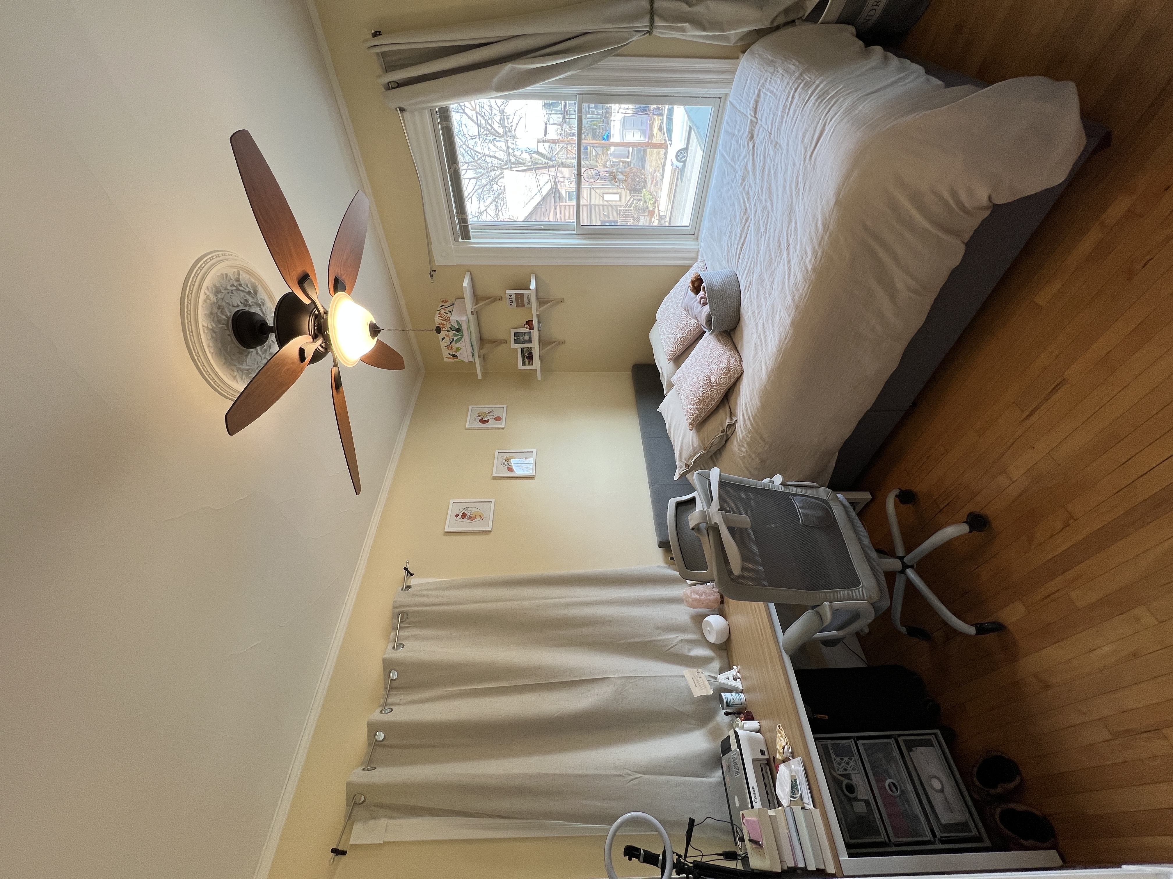 4 bed, 2.5 bath apartment for rent at 176 Elm Unit c, Davis Square — photo 2 of 13