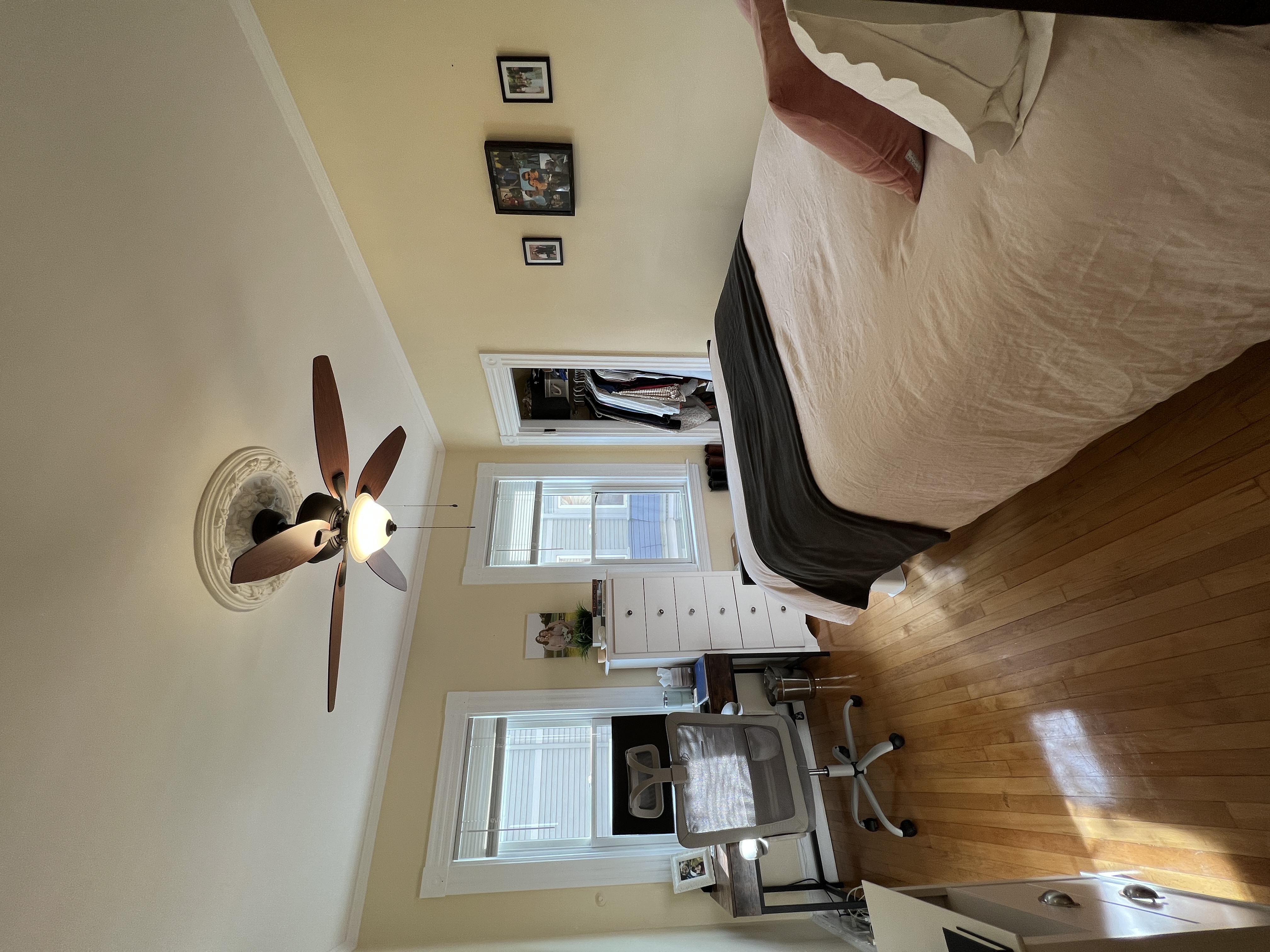 4 bed, 2.5 bath apartment for rent at 176 Elm Unit c, Davis Square — photo 4 of 13