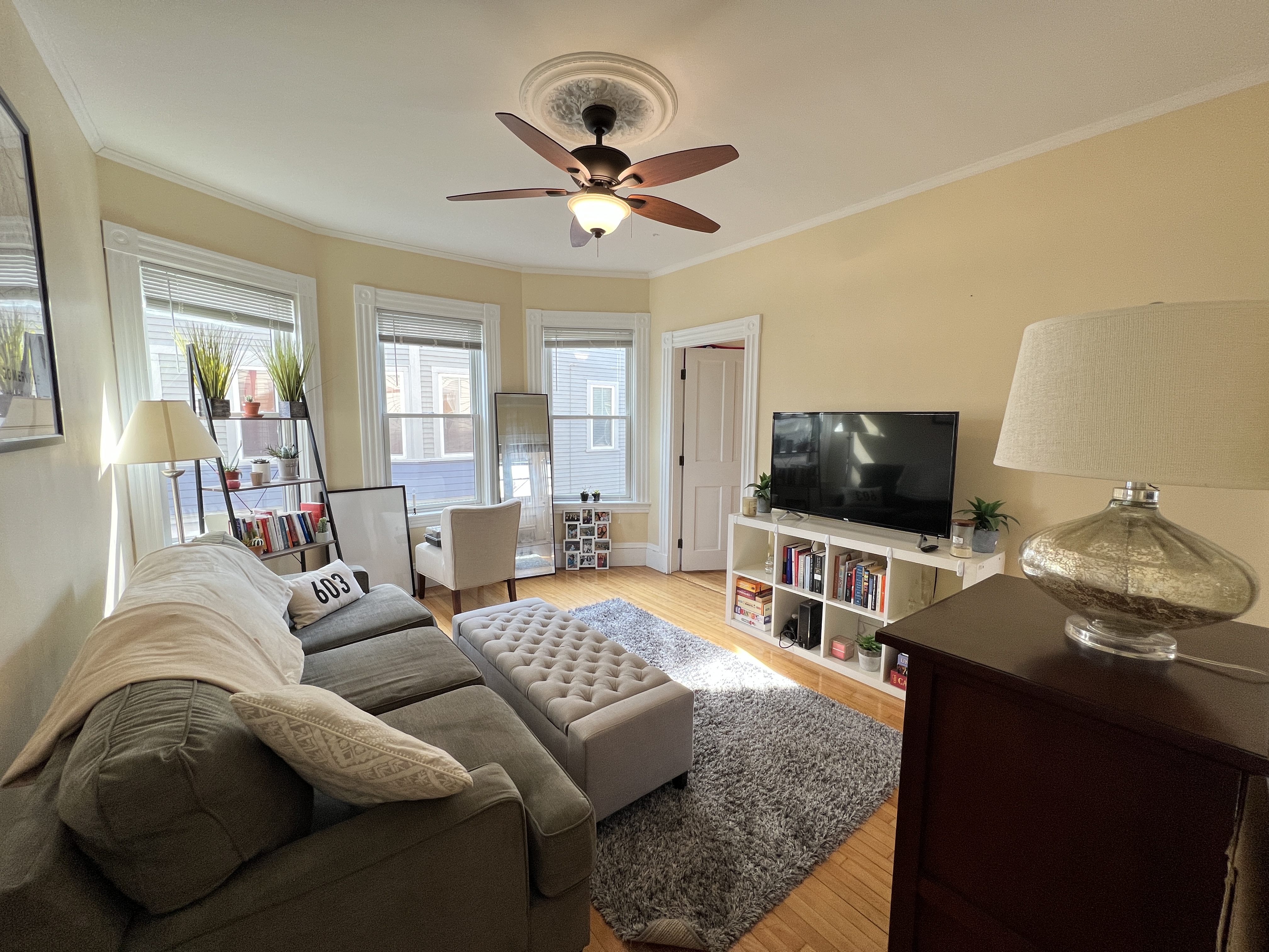 4 bed, 2.5 bath apartment for rent at 176 Elm Unit c, Davis Square — photo 6 of 13