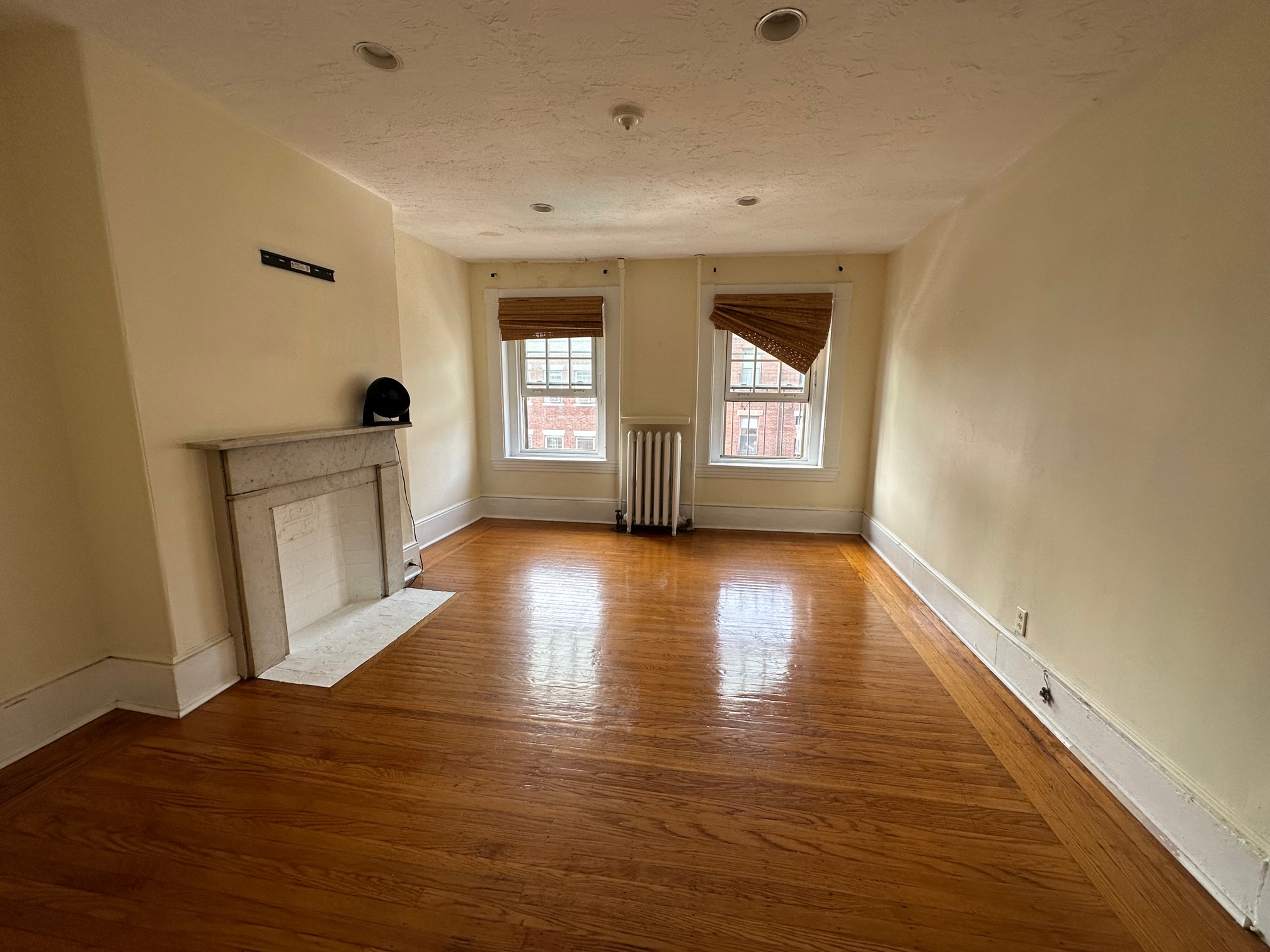 1.5 bed, 1 bath apartment for rent at 77 Charles St Unit 3, Beacon Hill — photo 3 of 12