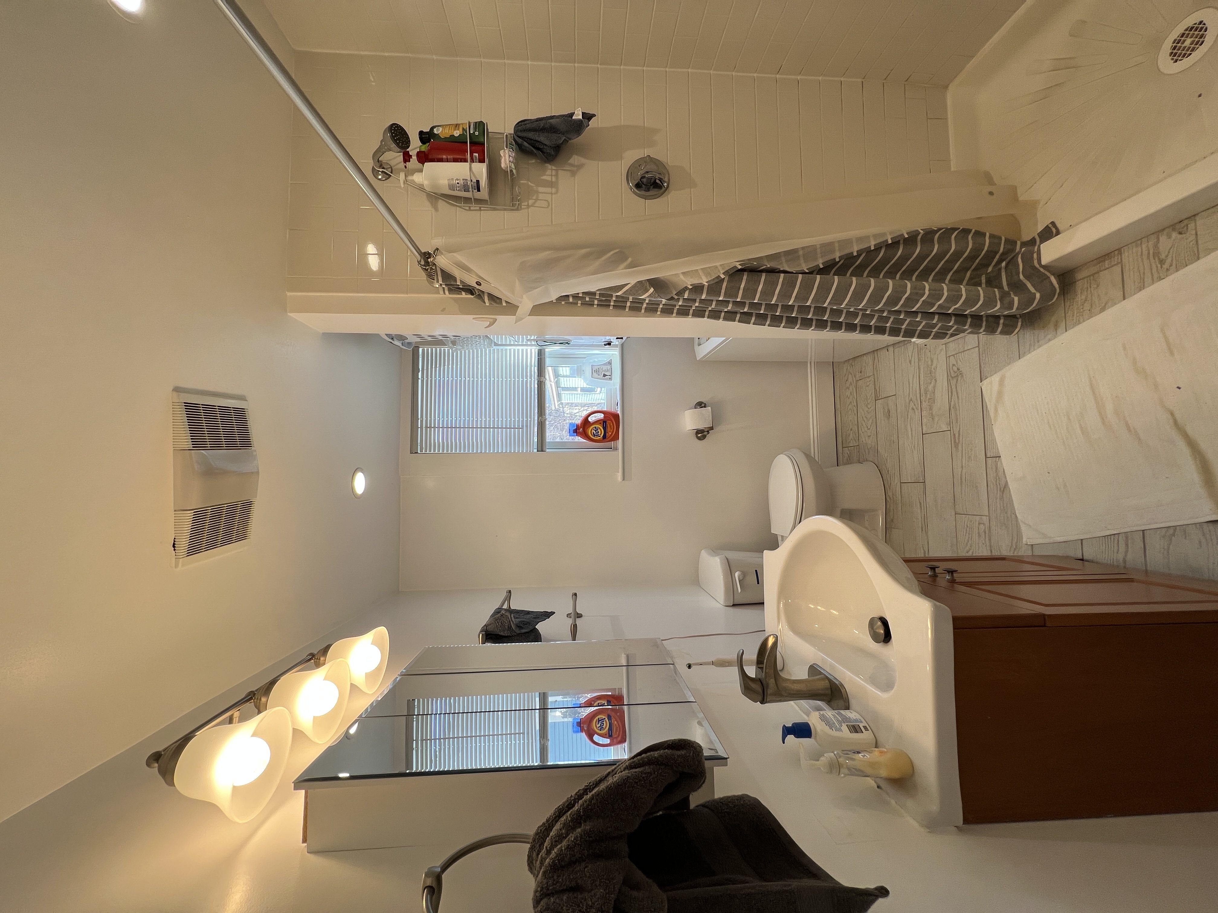 4 bed, 2.5 bath apartment for rent at 176 Elm Unit c, Davis Square — photo 11 of 13