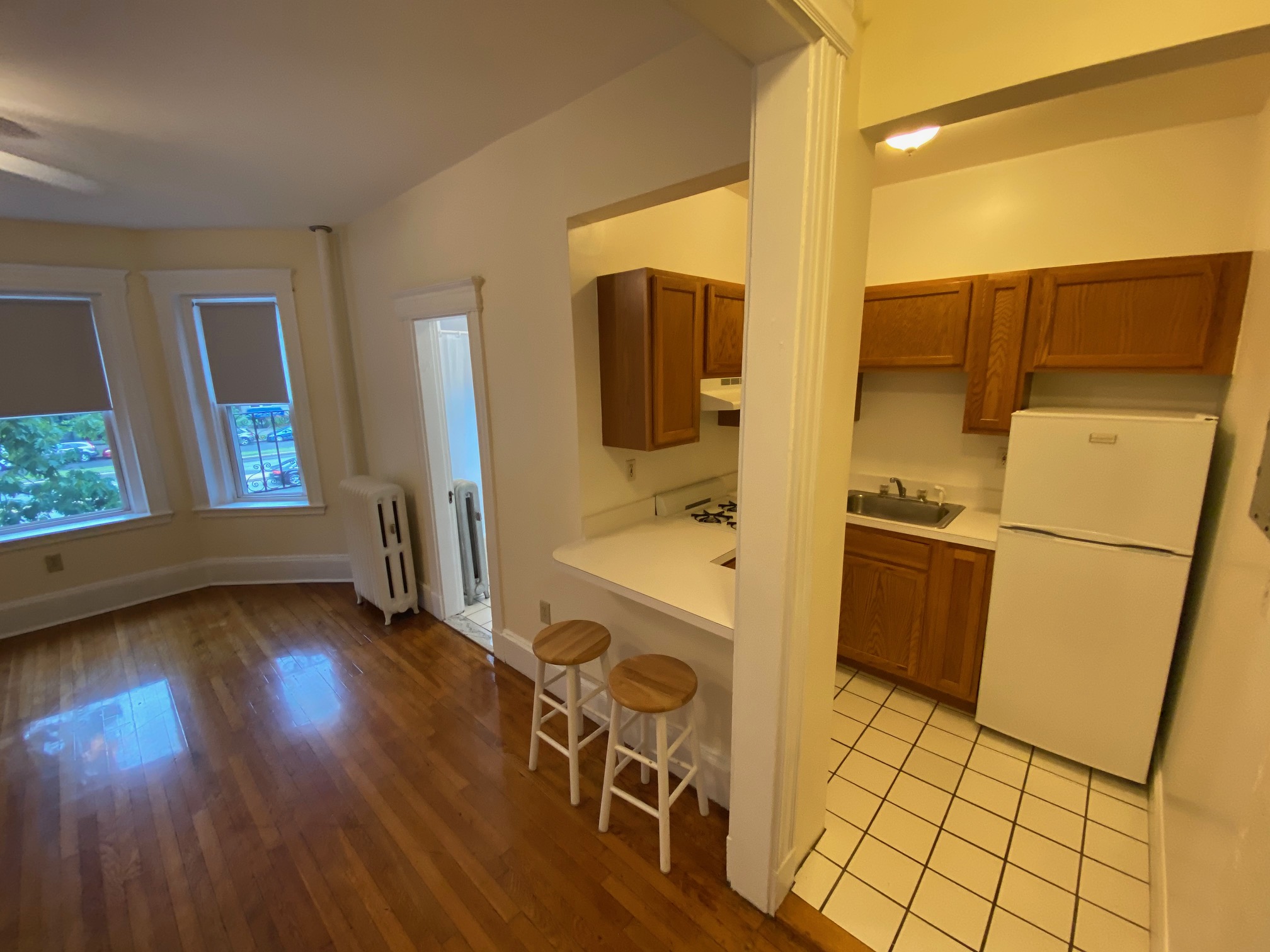 Studio bed, 1 bath apartment for rent at 1125 Commonwealth Ave Unit 30, Allston — photo 3 of 5