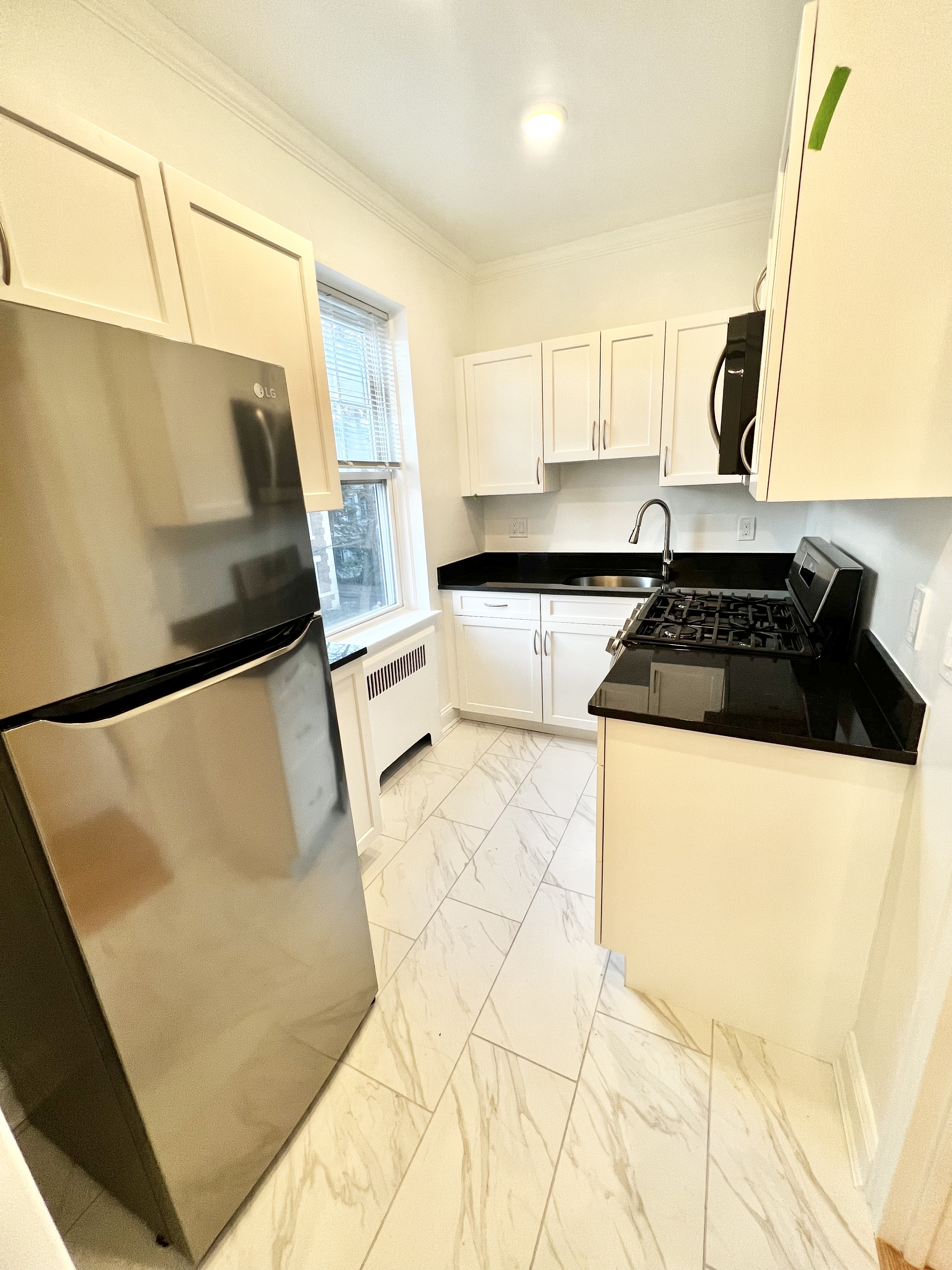 1 bed, 1 bath apartment for rent at 77 Kilsyth Rd Unit 7508, Brighton — photo 2 of 16