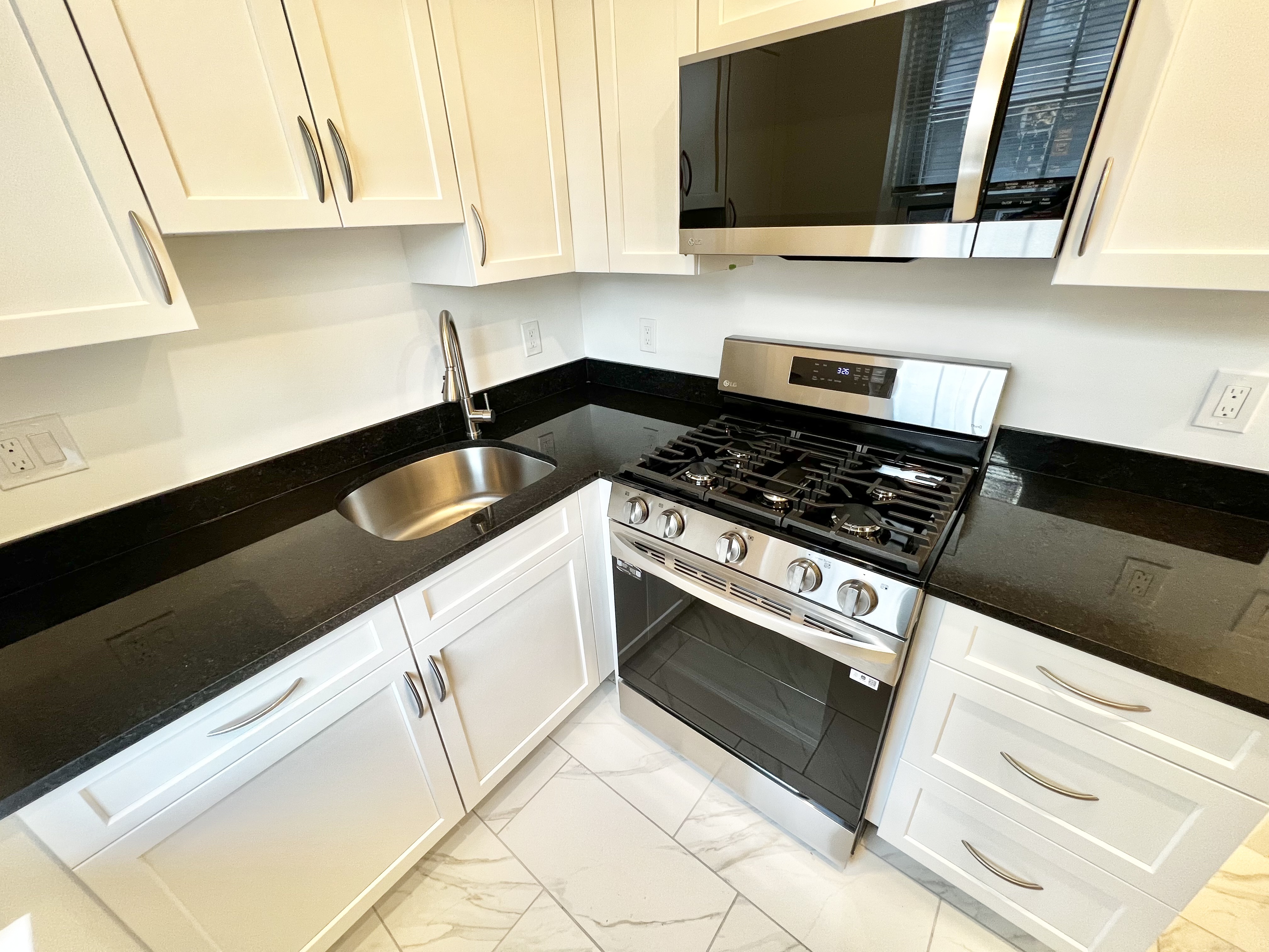 1 bed, 1 bath apartment for rent at 77 Kilsyth Rd Unit 7508, Brighton — photo 1 of 16