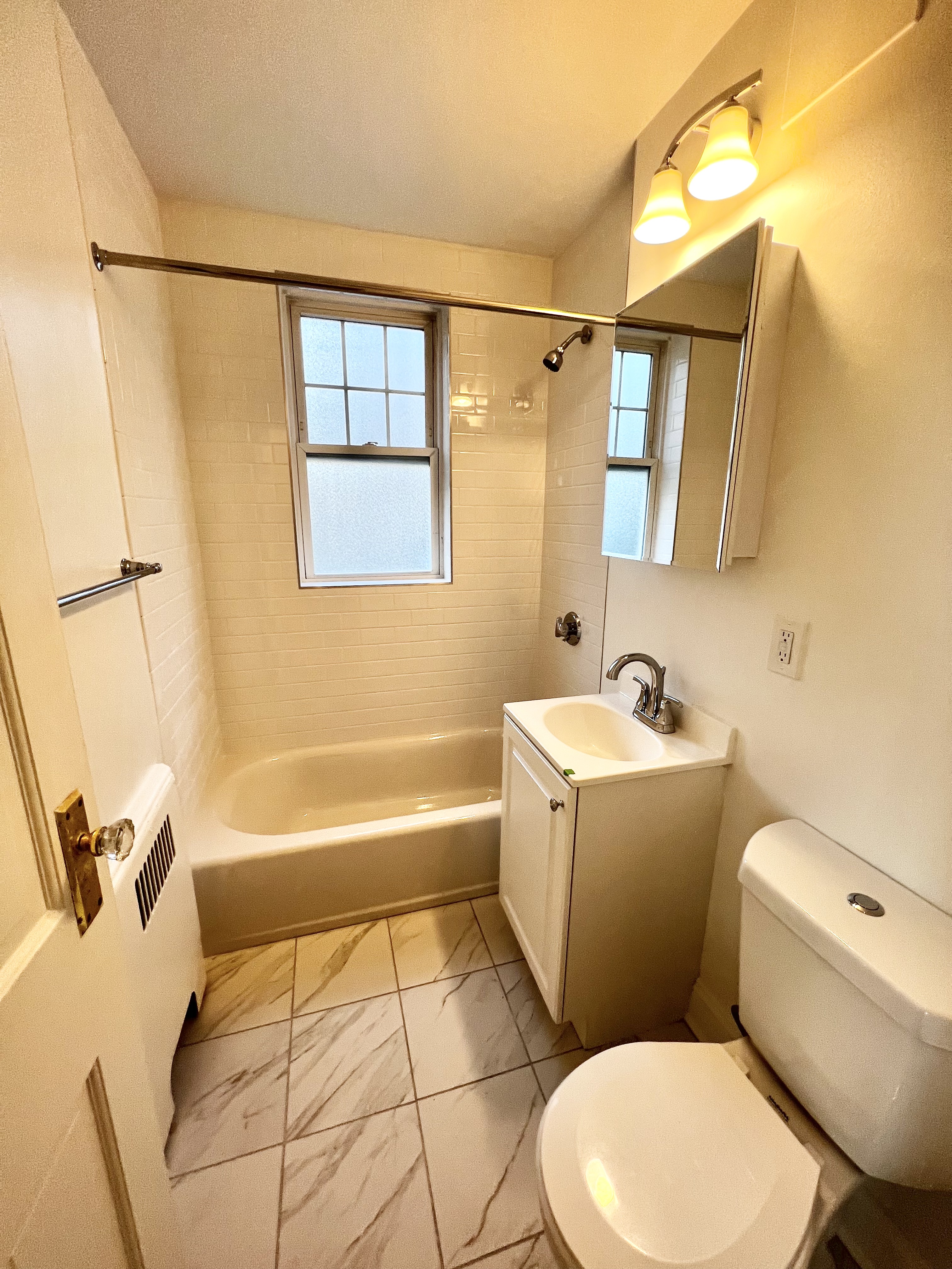 1 bed, 1 bath apartment for rent at 77 Kilsyth Rd Unit 7508, Brighton — photo 7 of 16