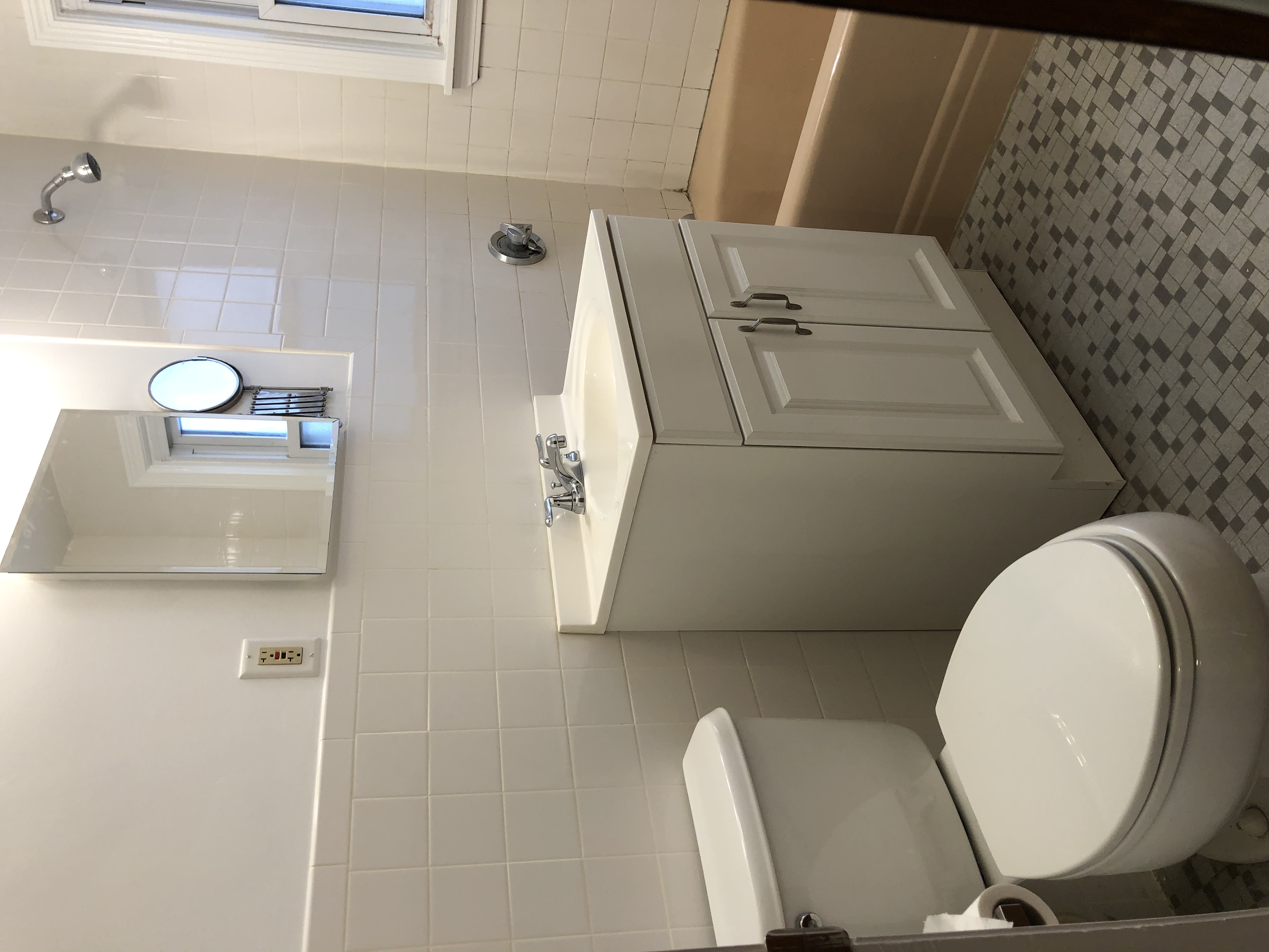 2.5 bed, 1 bath apartment for rent at 48 Nonantum St Unit 2, Brighton — photo 9 of 26