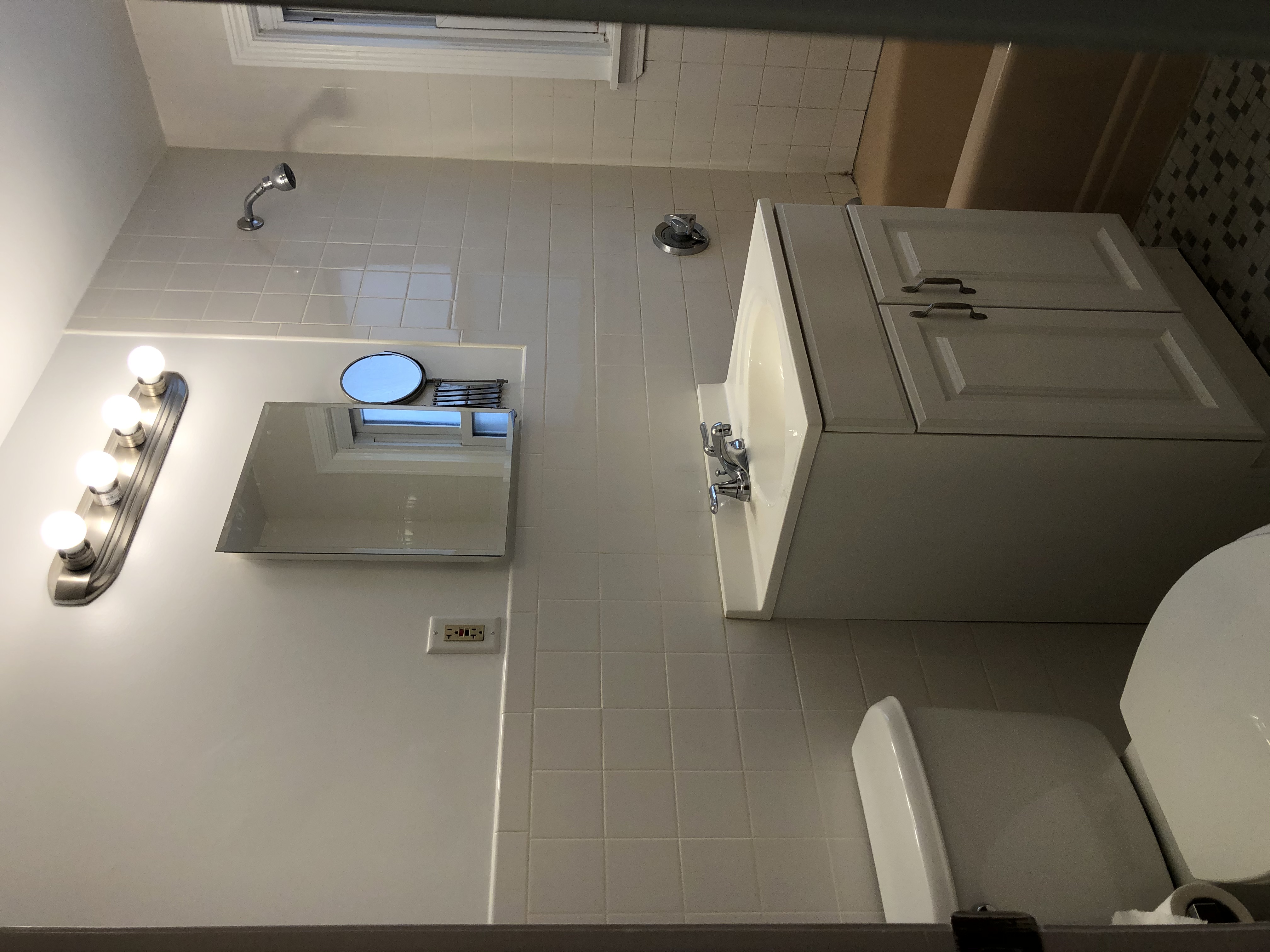 2.5 bed, 1 bath apartment for rent at 48 Nonantum St Unit 2, Brighton — photo 18 of 26