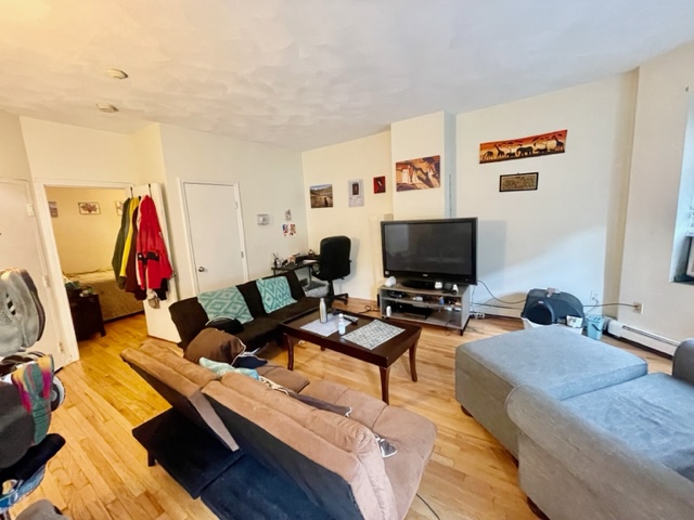 1 bed, 1 bath apartment for rent at 67 South Huntington Ave Unit 3, Jamaica Plain — photo 1 of 8