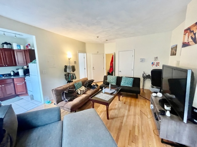 1 bed, 1 bath apartment for rent at 67 South Huntington Ave Unit 3, Jamaica Plain — photo 2 of 8