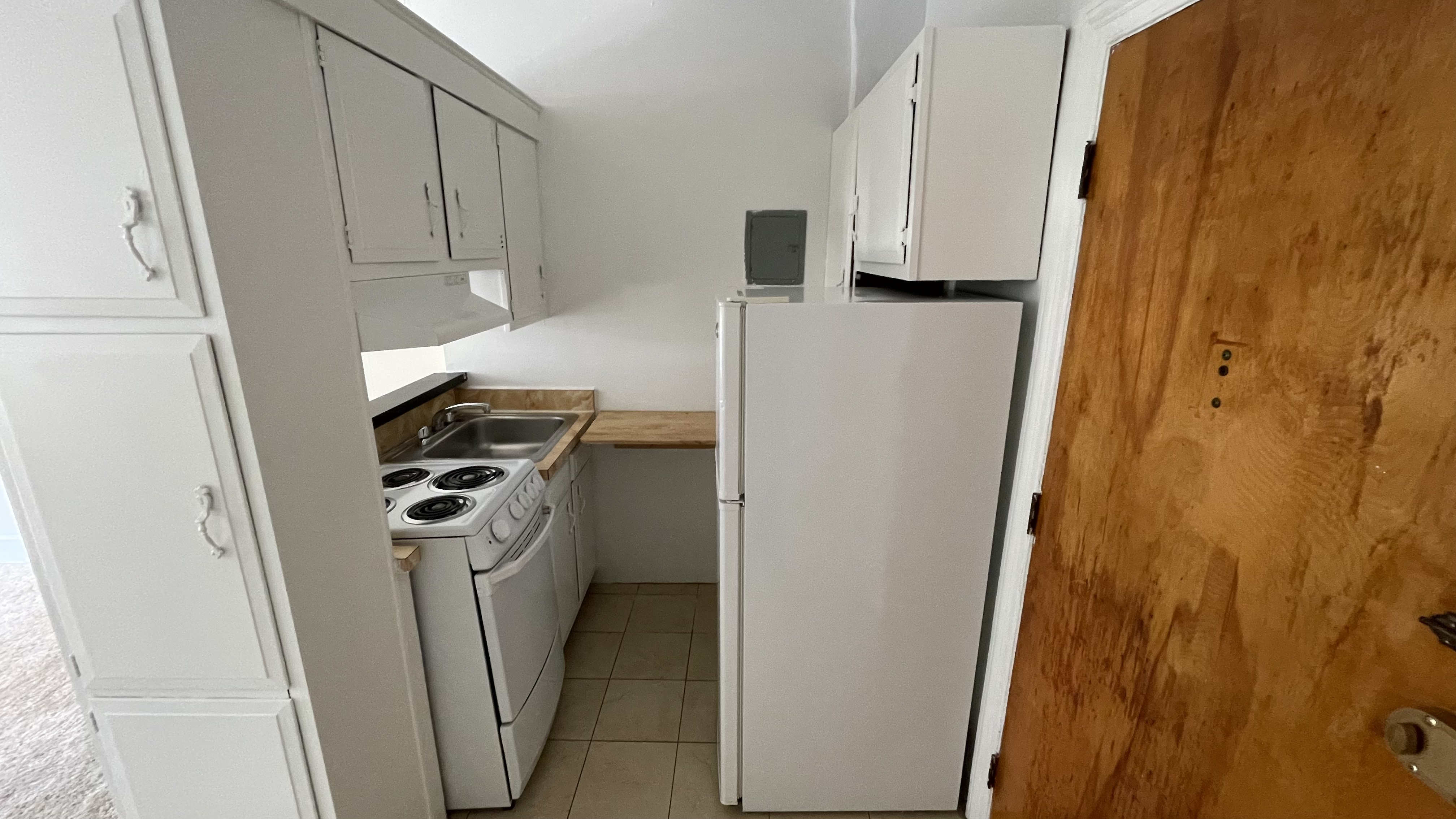 Studio bed, 1 bath apartment for rent at 1223 Beacon St Unit 416, Coolidge Corner — photo 2 of 6