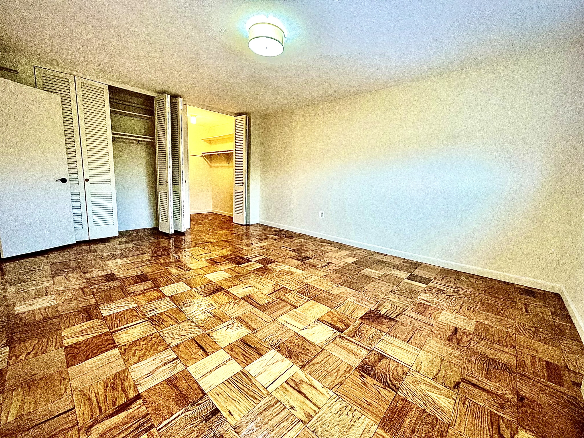 101 Monmouth St, Longwood