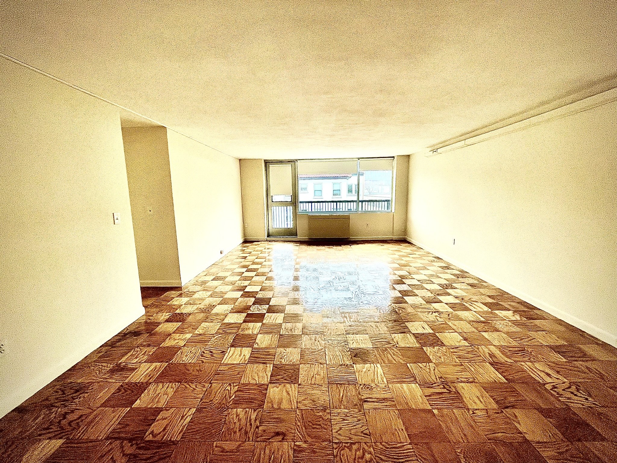 101 Monmouth St, Longwood