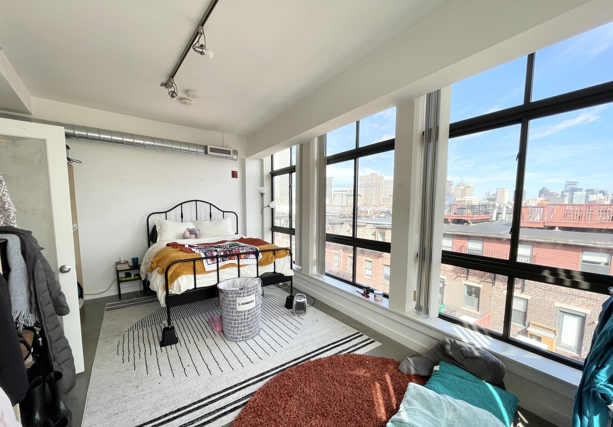 4 bed, 1 bath apartment for rent at 255 Northampton St Unit 603PH, Roxbury — photo 12 of 16