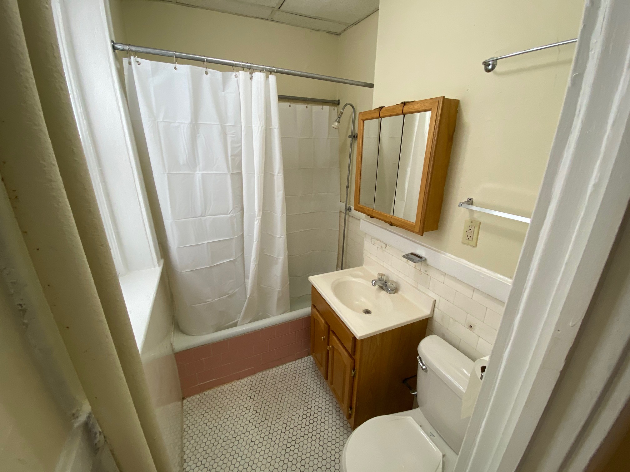 1 bed, 1 bath apartment for rent at 228 Kelton St Unit 8, Allston — photo 4 of 6