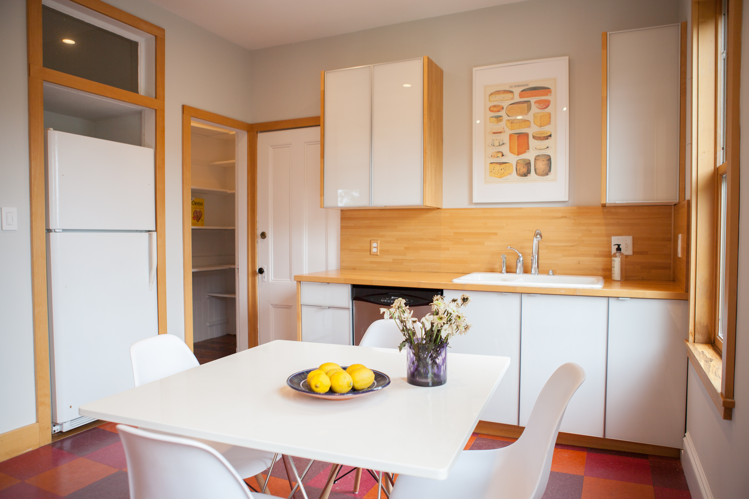 3 bed, 1 bath apartment for rent at 304 Washington St Unit 6, Central Square — photo 4 of 11