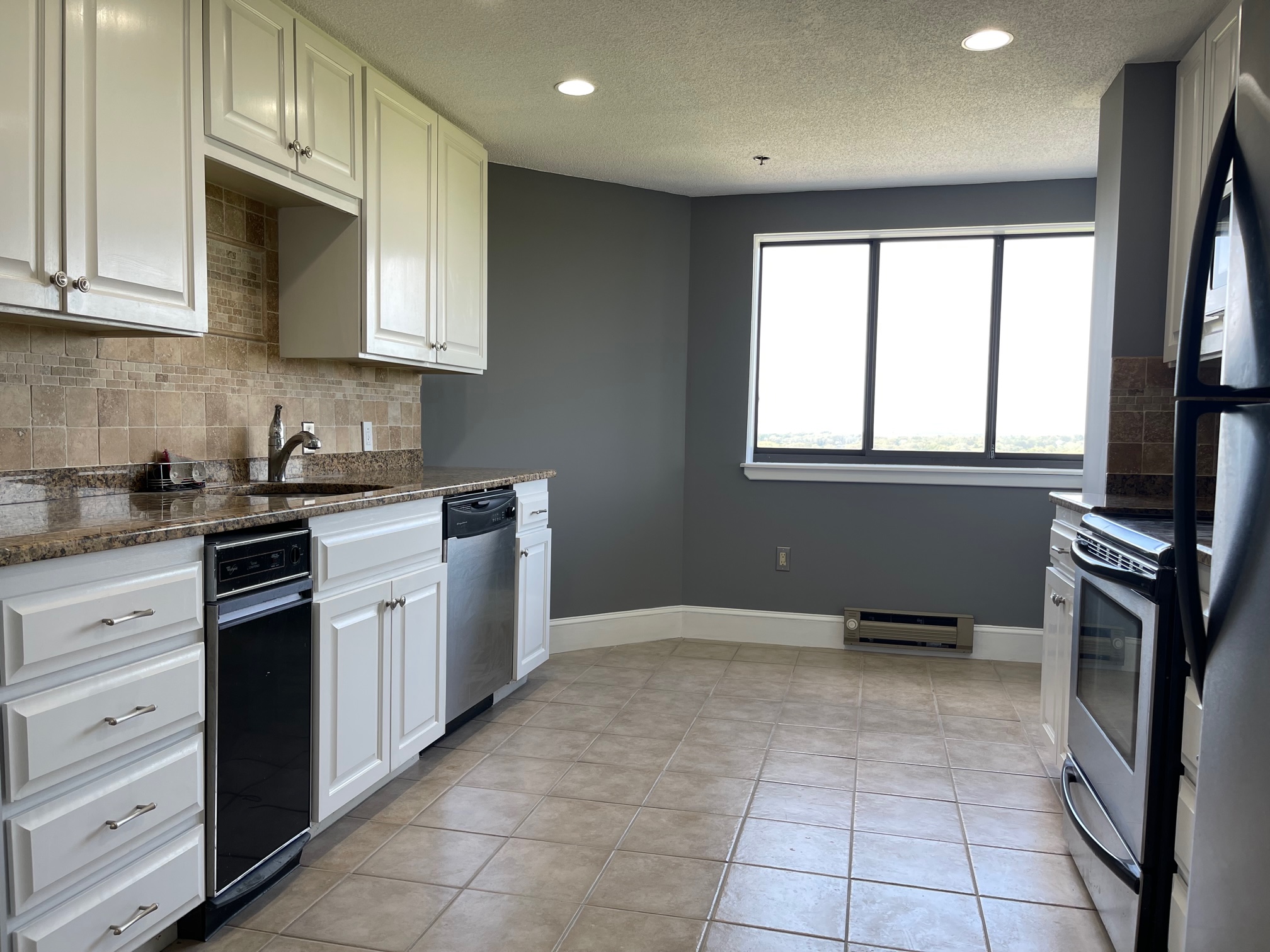 2 bed, 2 bath apartment for rent at 200 Burkhall St Unit 701, Weymouth — photo 4 of 22