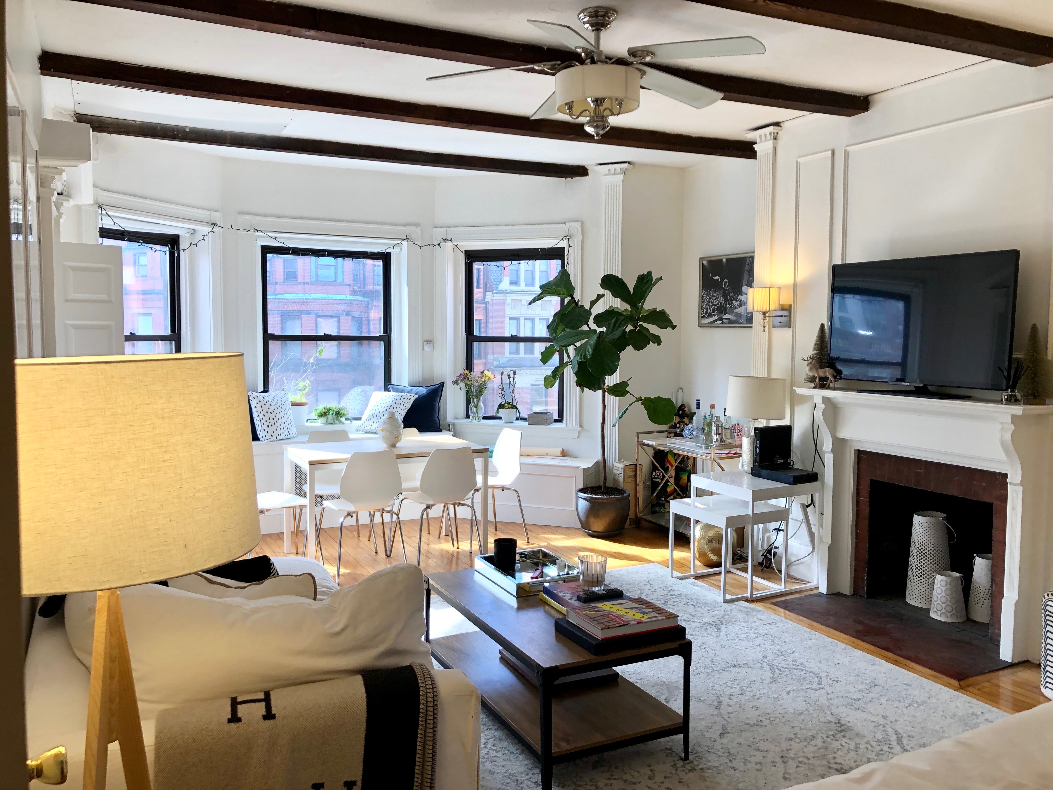 1 bed, 1 bath apartment for rent at 247 Newbury St Unit 33F, Back Bay — photo 1 of 12