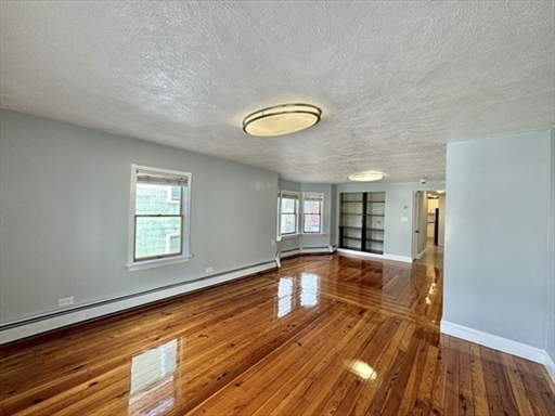 2 bed, 1 bath apartment for rent at 7 Watson St Unit 1, Salem — photo 2 of 7