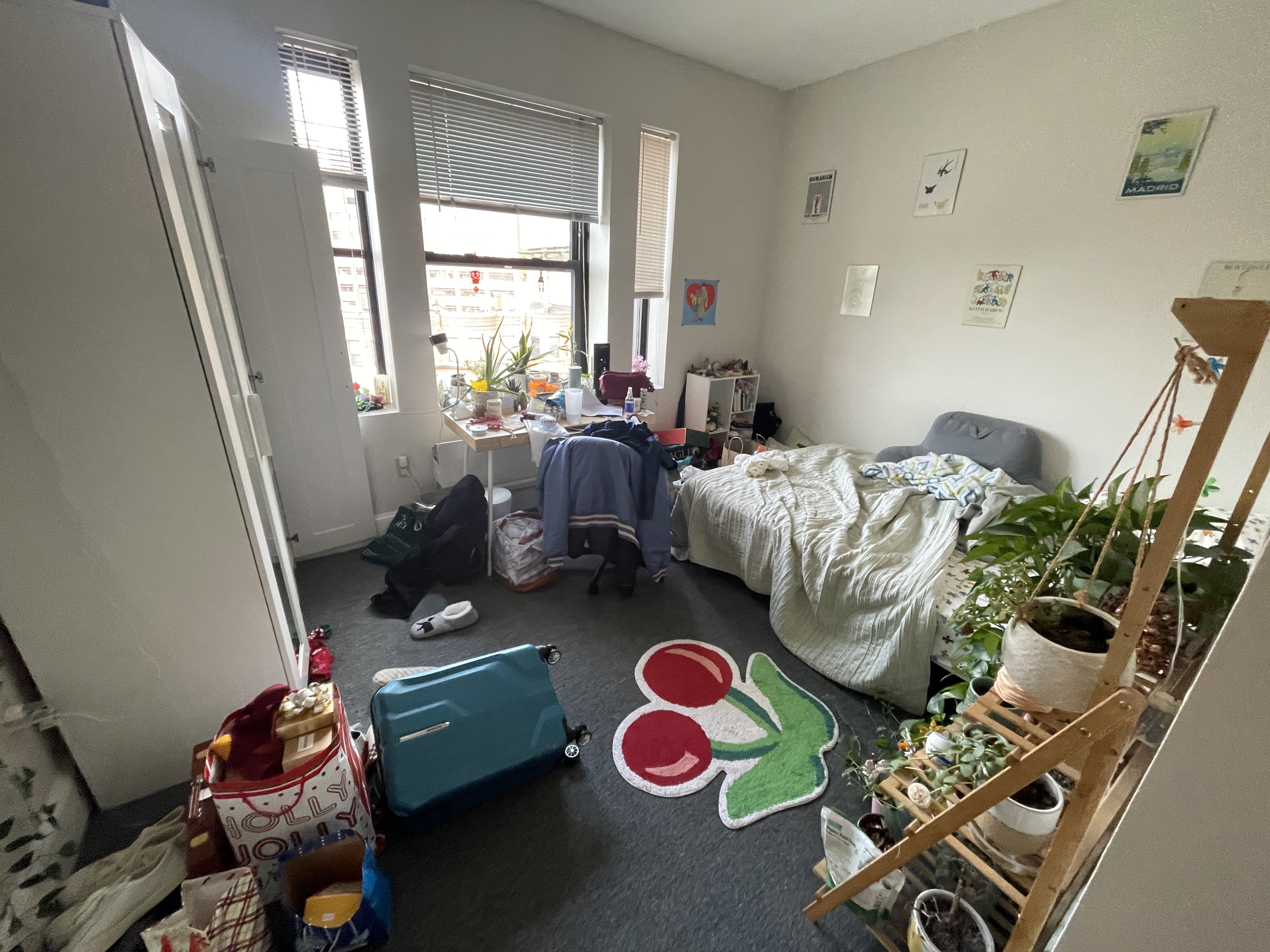 3 bed, 1 bath apartment for rent at 829 Beacon St Unit 5, Fenway — photo 6 of 9