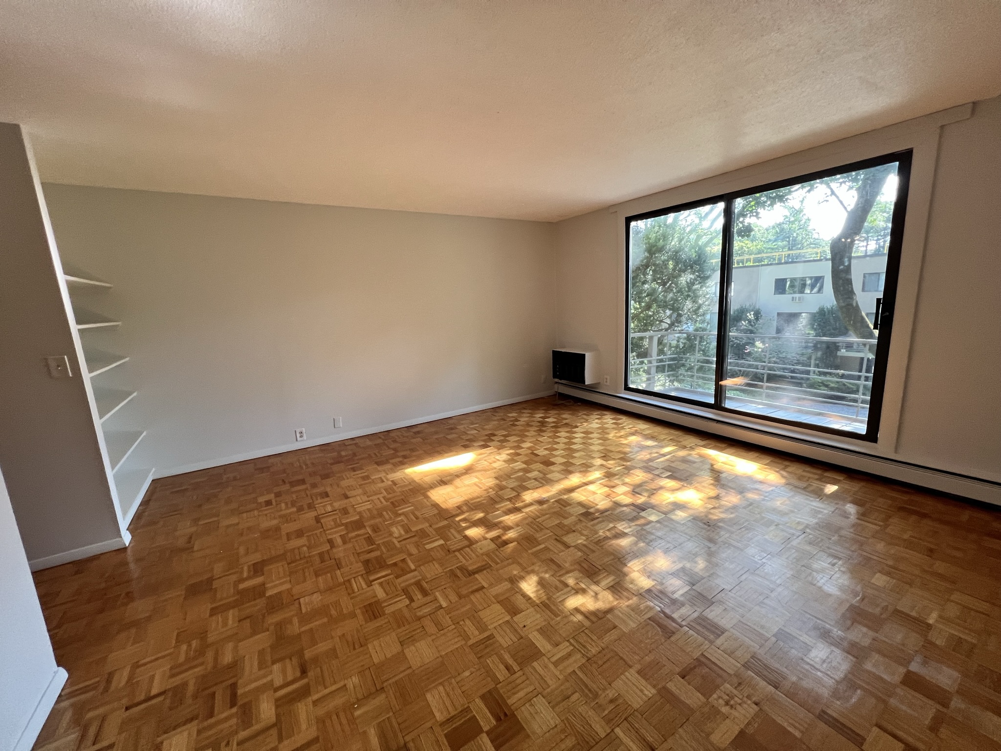3 bed, 1.5 bath apartment for rent at 330 Newton St Unit D, Chestnut Hill — photo 3 of 11