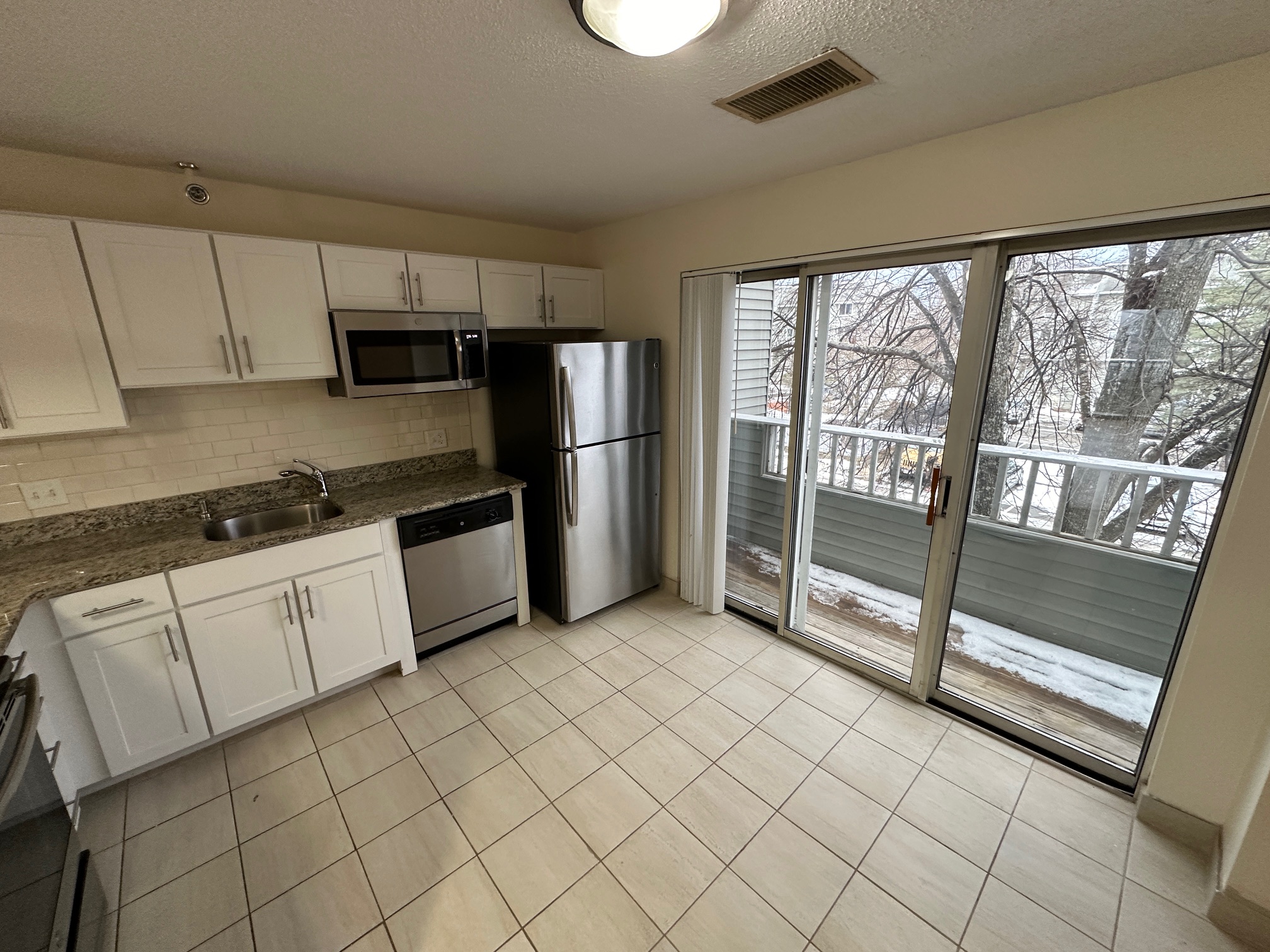 2 bed, 1.5 bath apartment for rent at 150 North Beacon St Unit B4, Brighton — photo 5 of 20