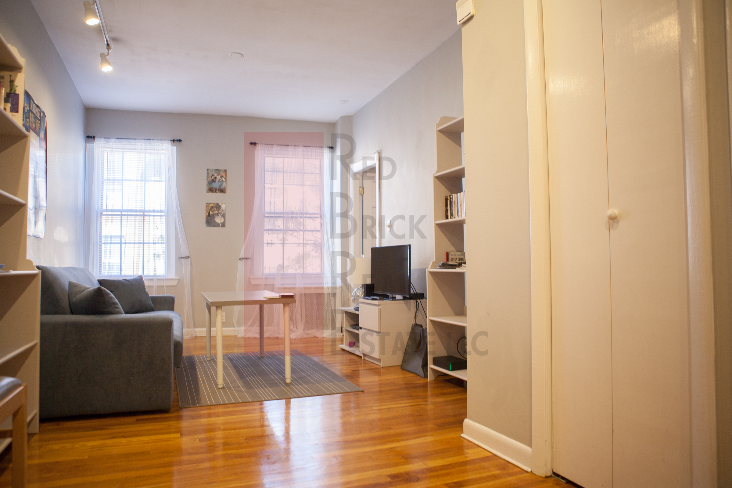 1 bed, 1 bath apartment for rent at 78 Phillips St Unit 5, Beacon Hill — photo 1 of 8